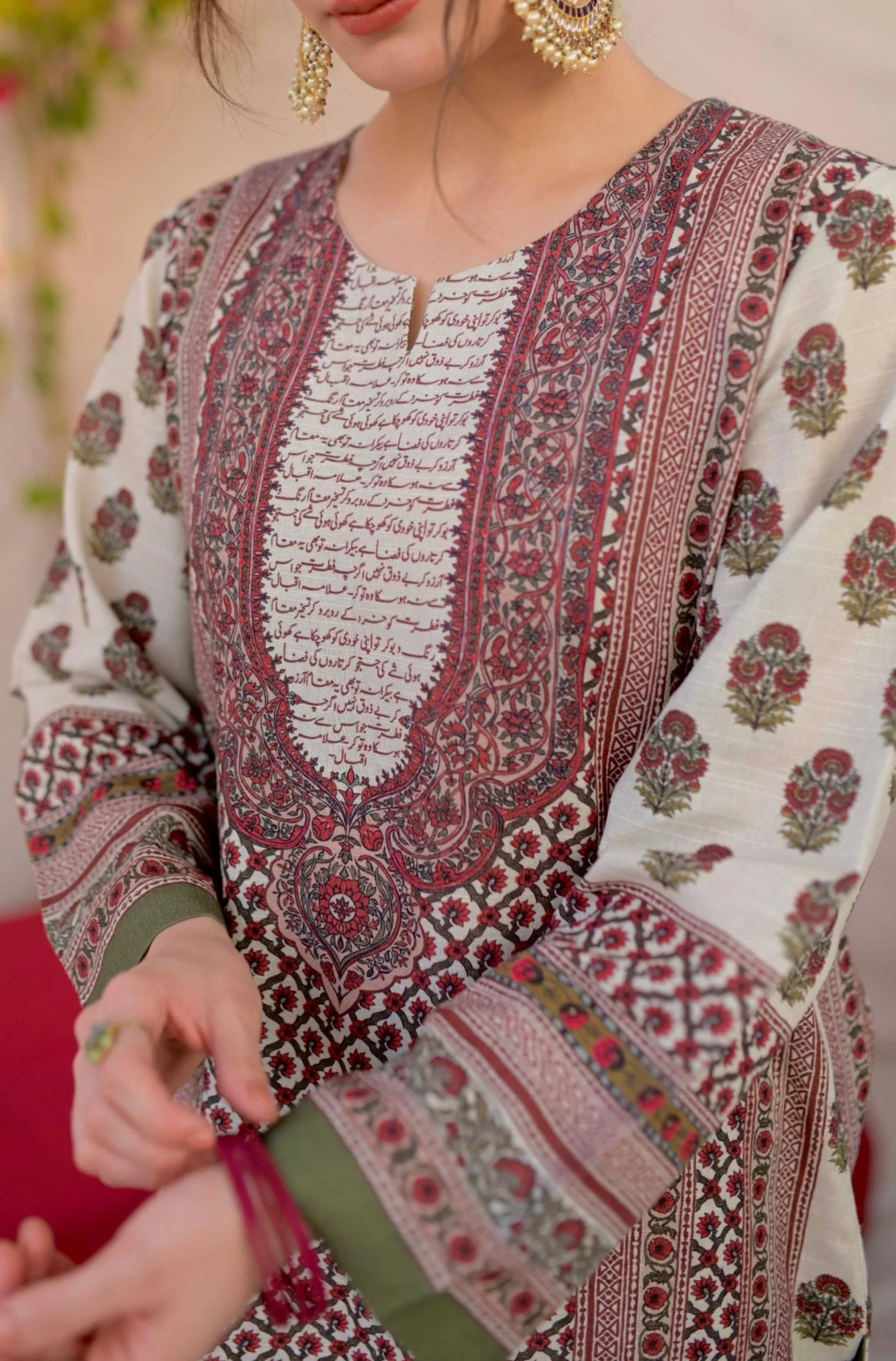 Arzoo Co-ord Set - Off White & Maroon - Image 9