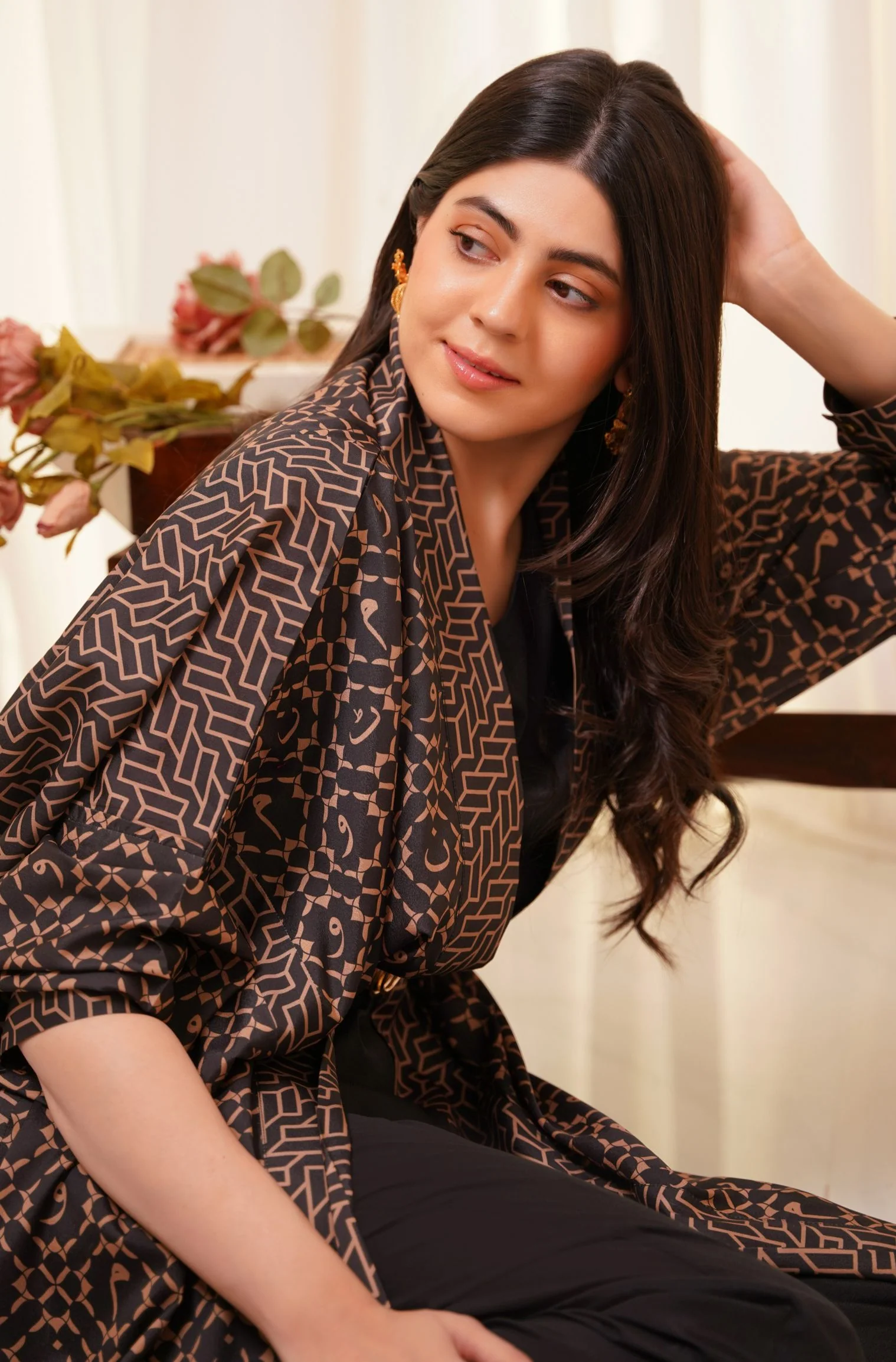 Ayra Shrug - Black & Gold - Image 5