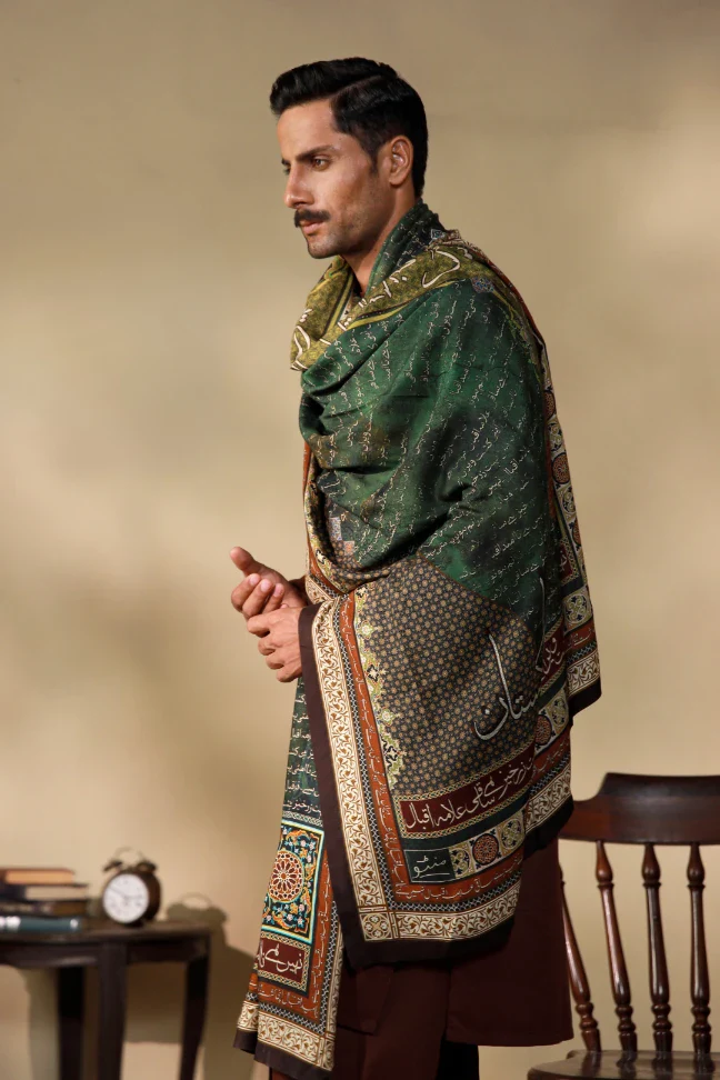 Azaad Odhni - Image 4