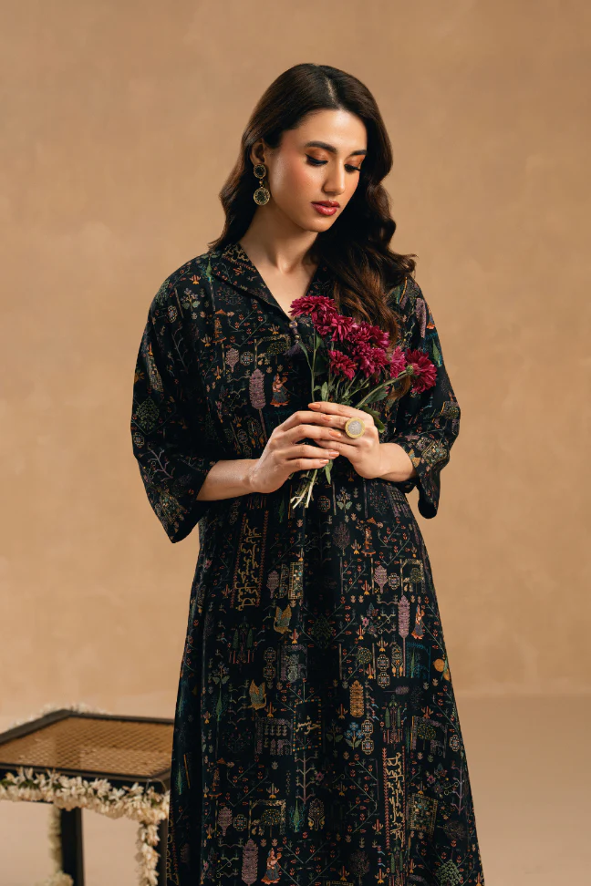 Bagh-e-Mughal Kurta - Image 7