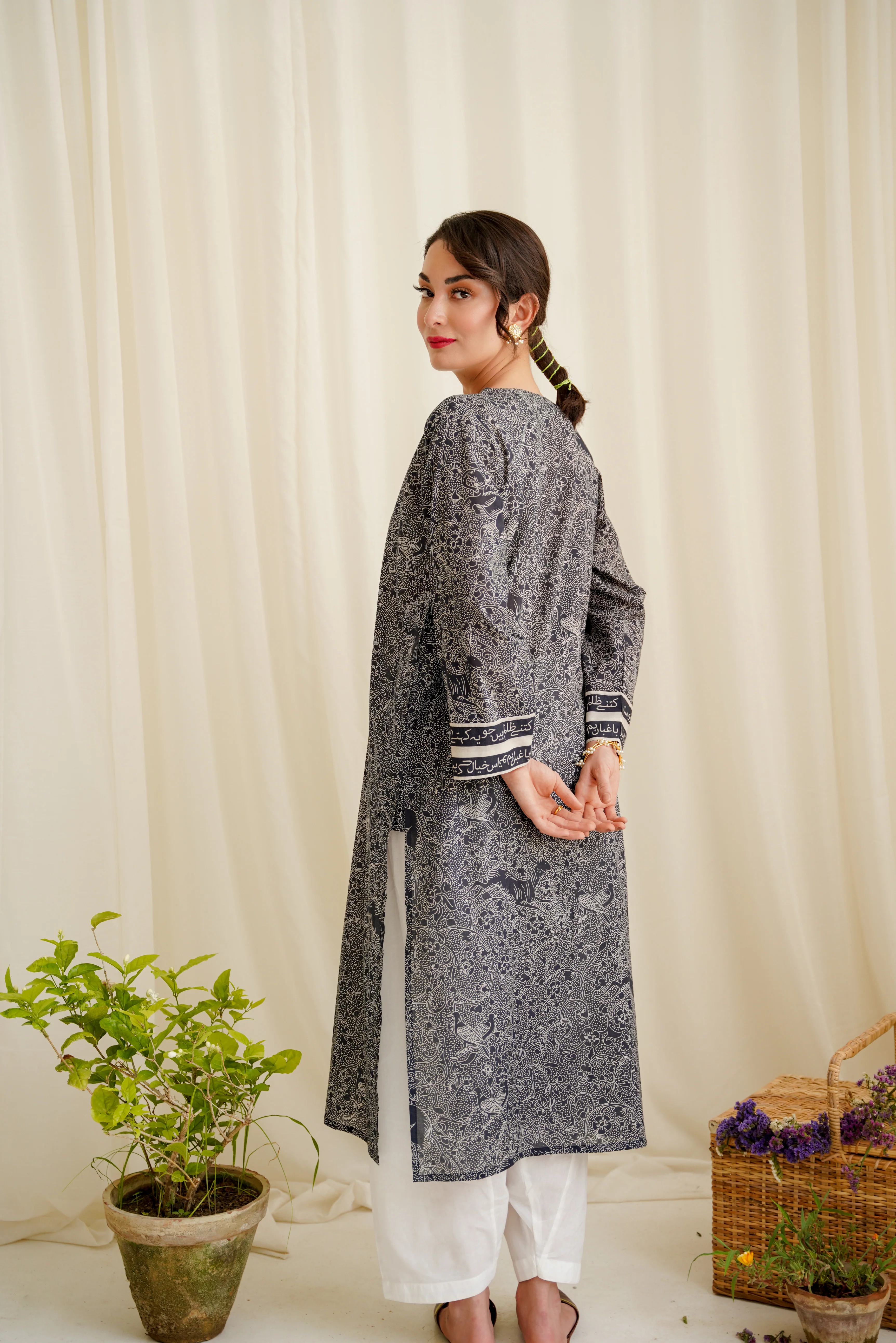 Black Aaina Lawn Kurta - Image 4