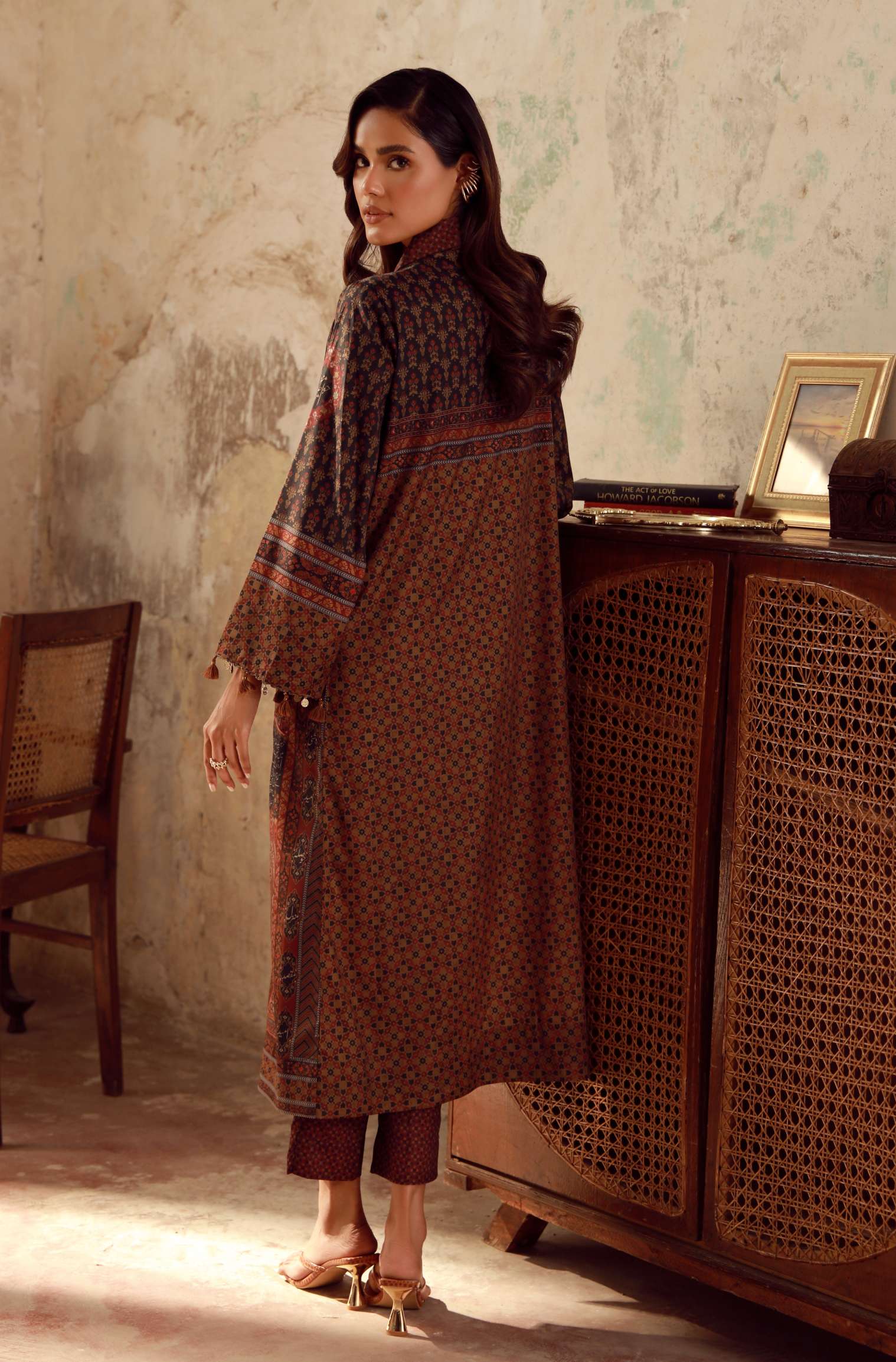 Dastak Shrug - Image 3