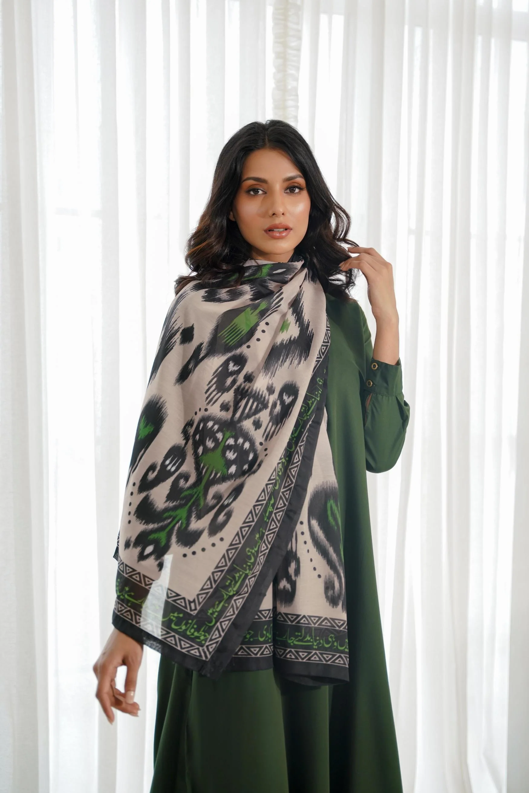 Dastoor Scarf - Black & Green - Image 4
