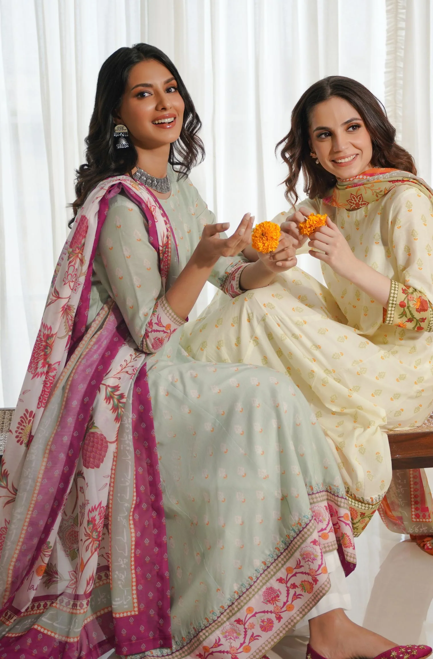 Hayaat Dupatta - Blue & Fuchsia - Image 4