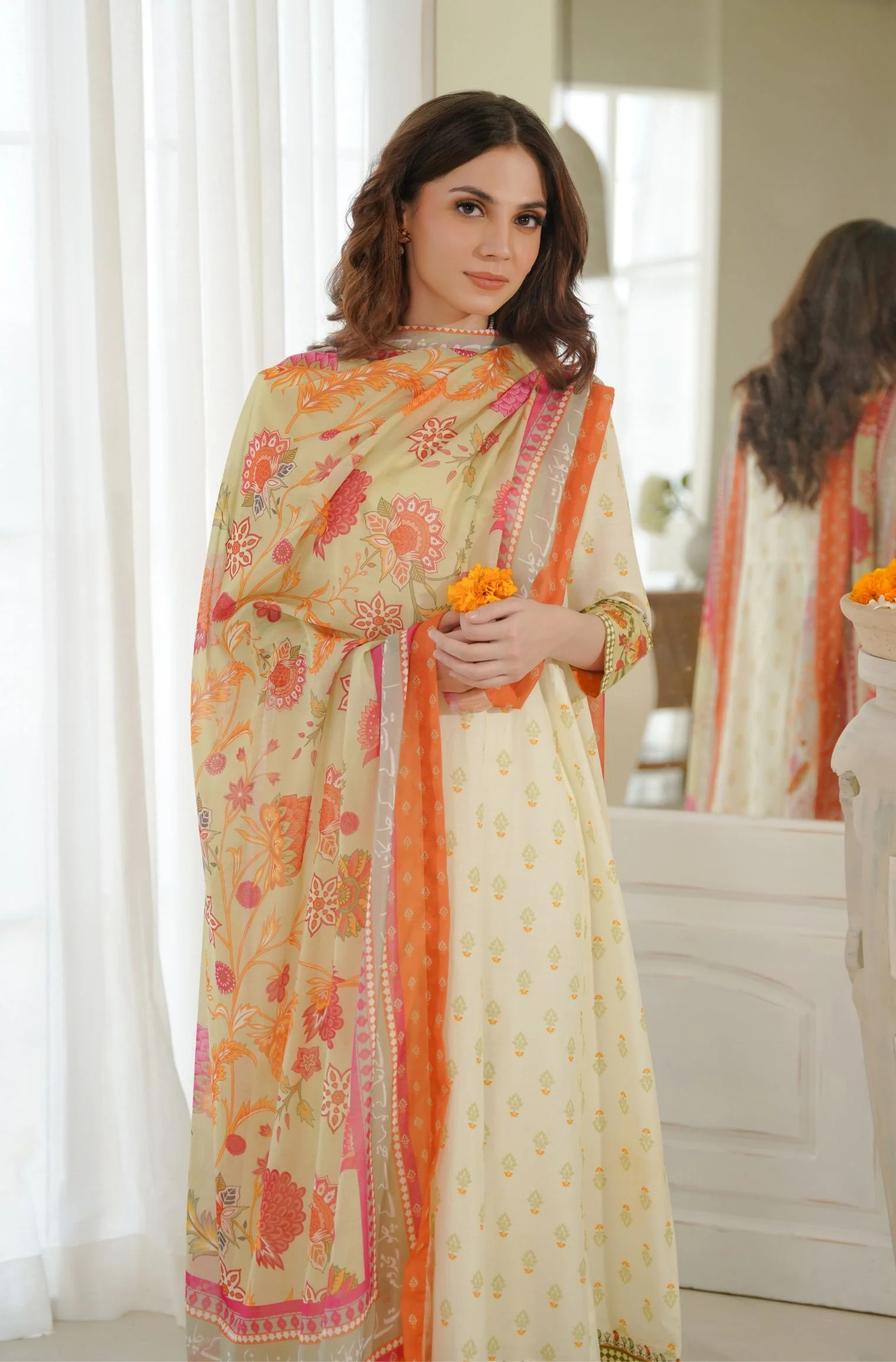 Hayaat Dupatta - Cream & Mint - Image 2