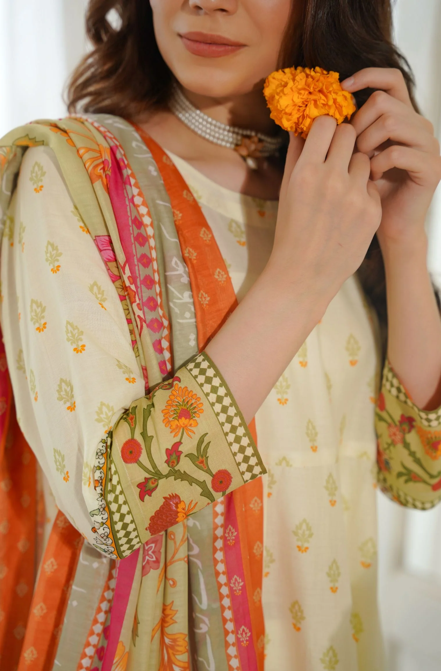 Hayaat Dupatta - Cream & Mint - Image 4