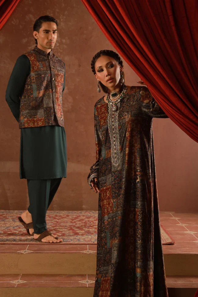 Izhaar Velvet Kaftaan - Image 5