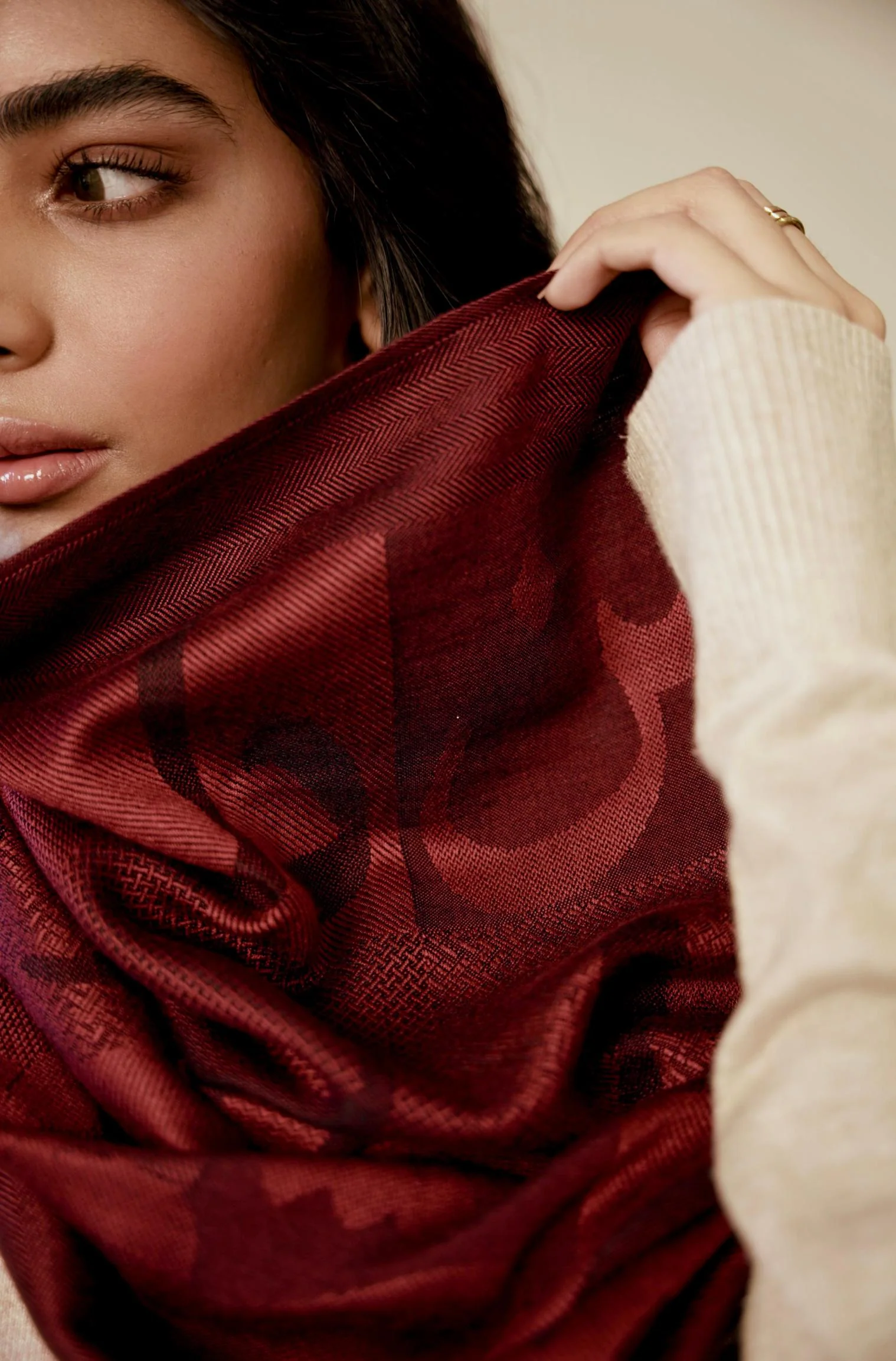 Jazba Weaved Stole - Maroon - Image 8