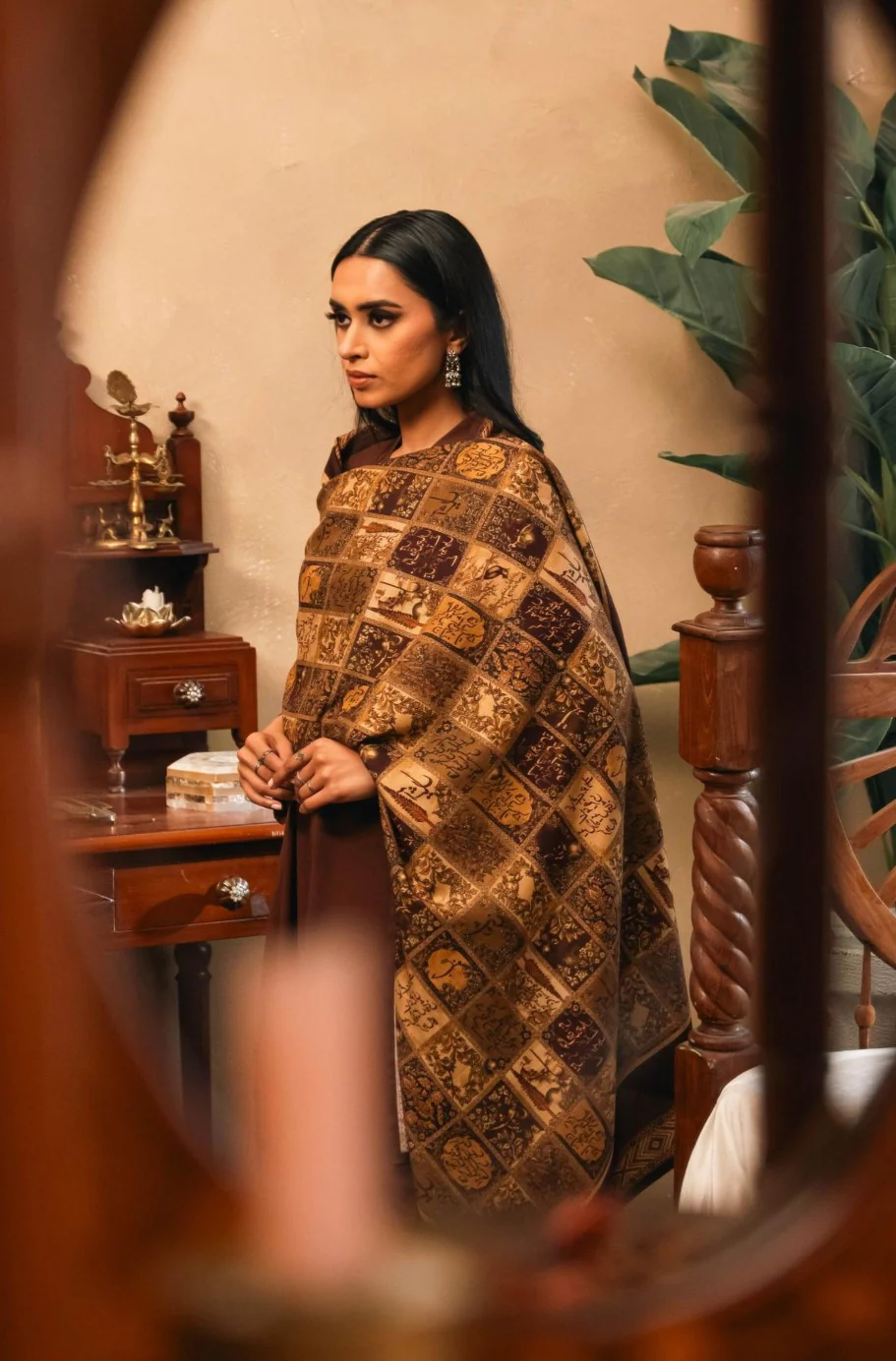 Jugnu Odhni - Antique Maroon - Image 2