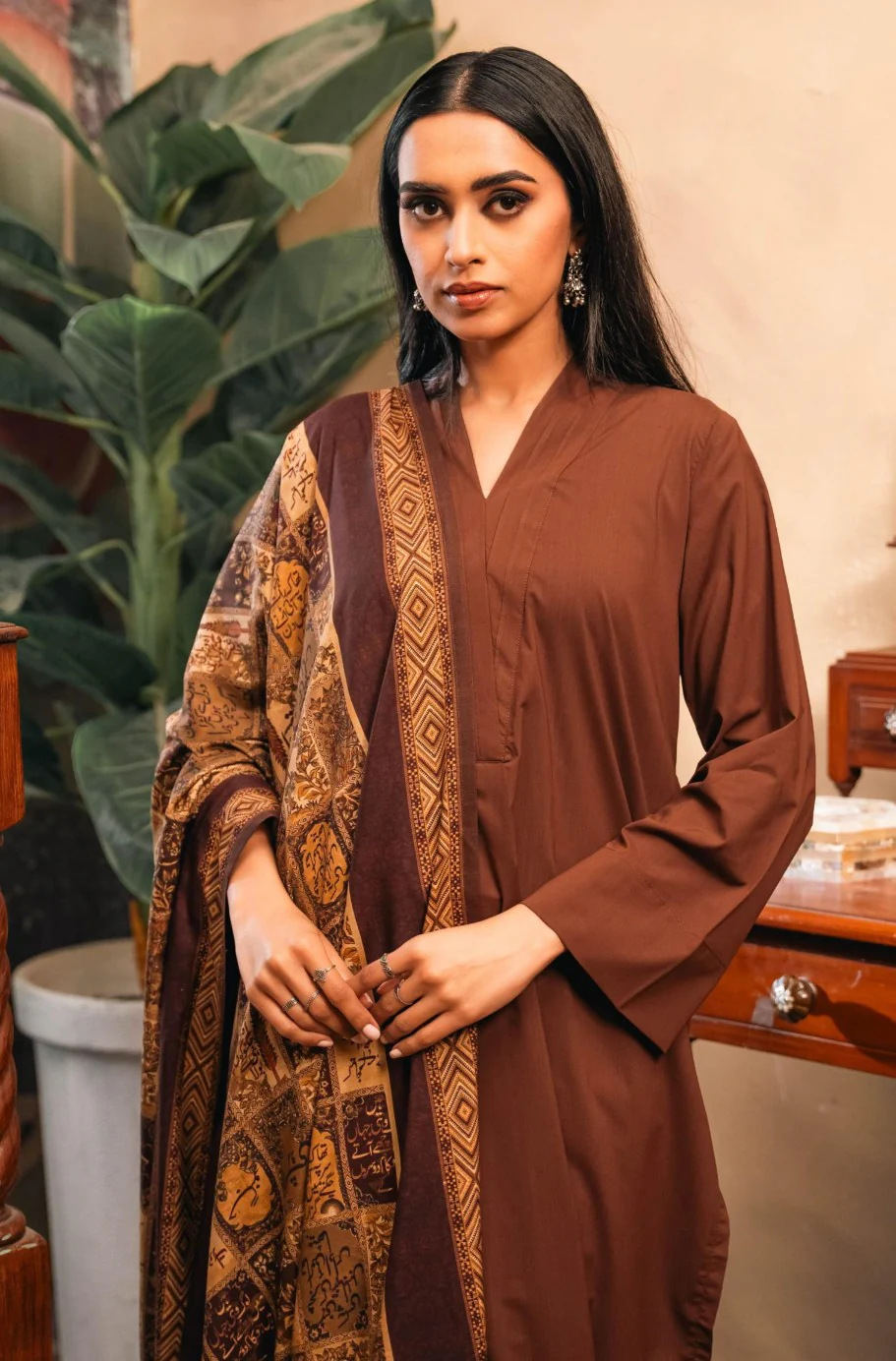 Jugnu Odhni - Antique Maroon - Image 3