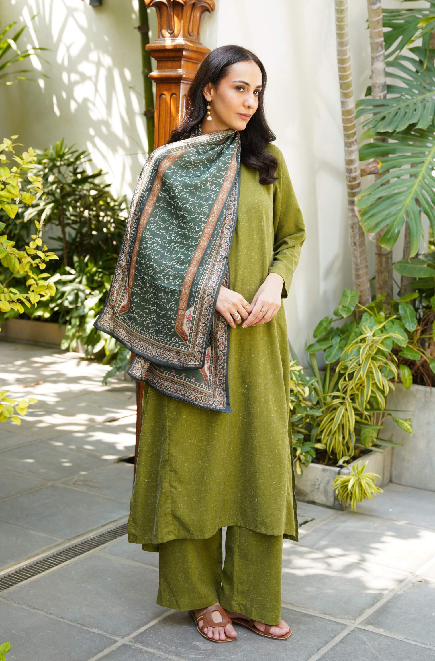 Musafir Stole - Bottle Green - Image 4