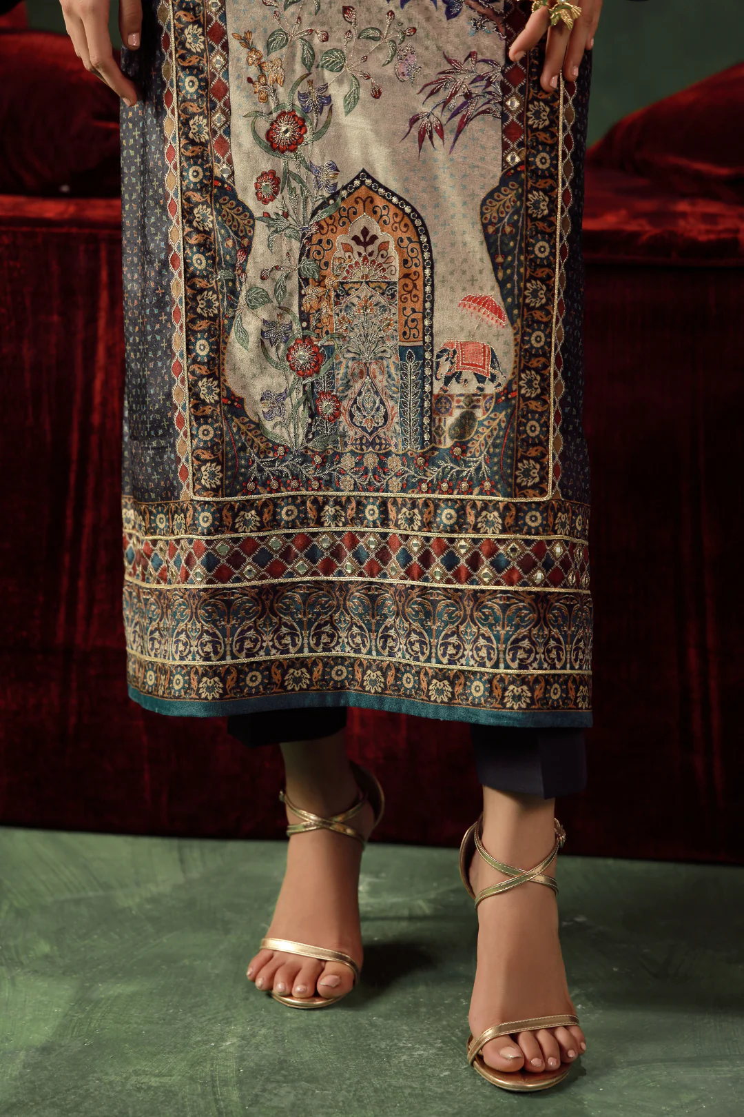 Kehkashan Velvet Set - Image 6