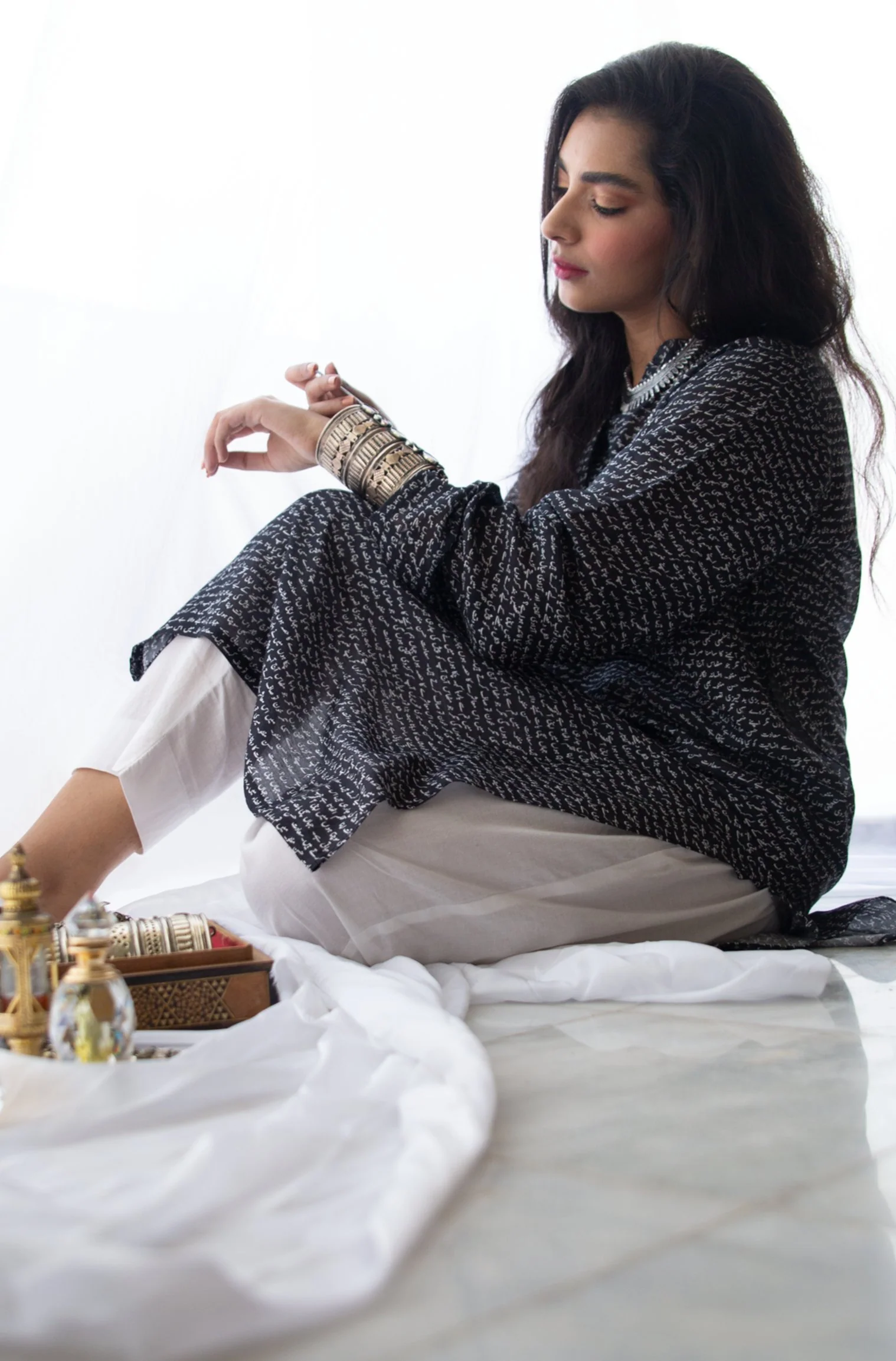 Khayaal Kurta - Black & White - Image 2