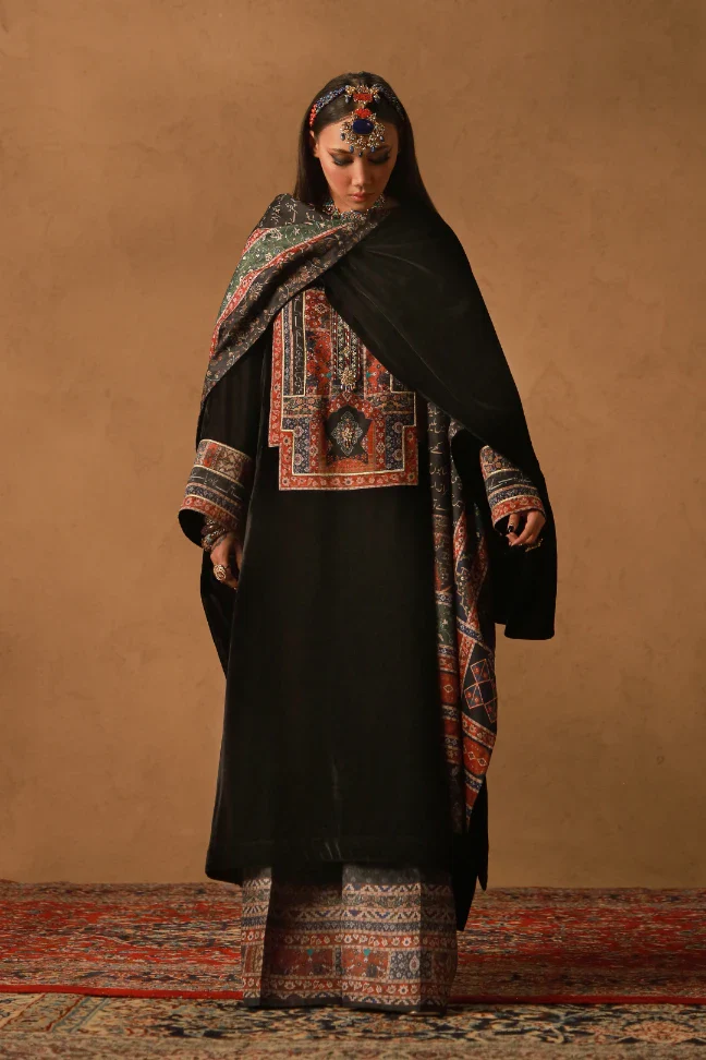 Khumar Velvet Cape - Image 6