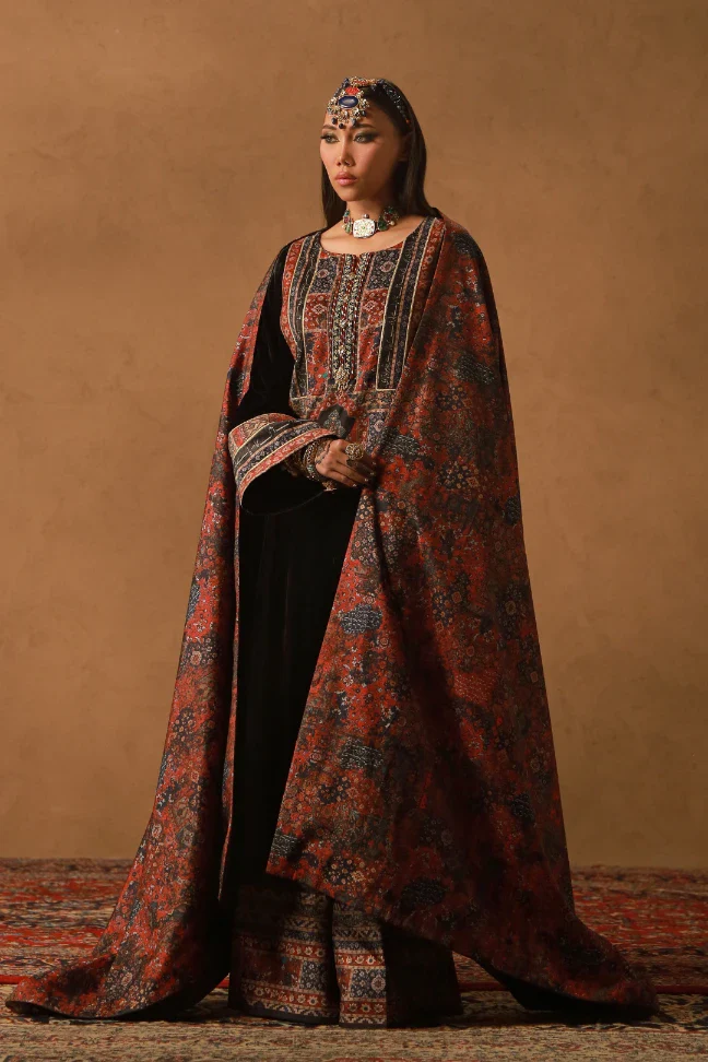 Khumar Velvet Set - Image 10