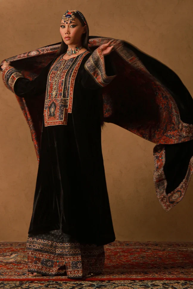 Khumar Velvet Shawl - Image 7
