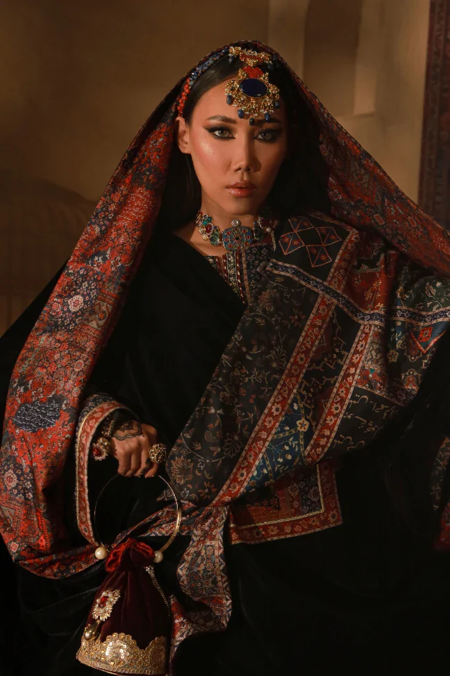 Khumar Velvet Shawl - Image 8