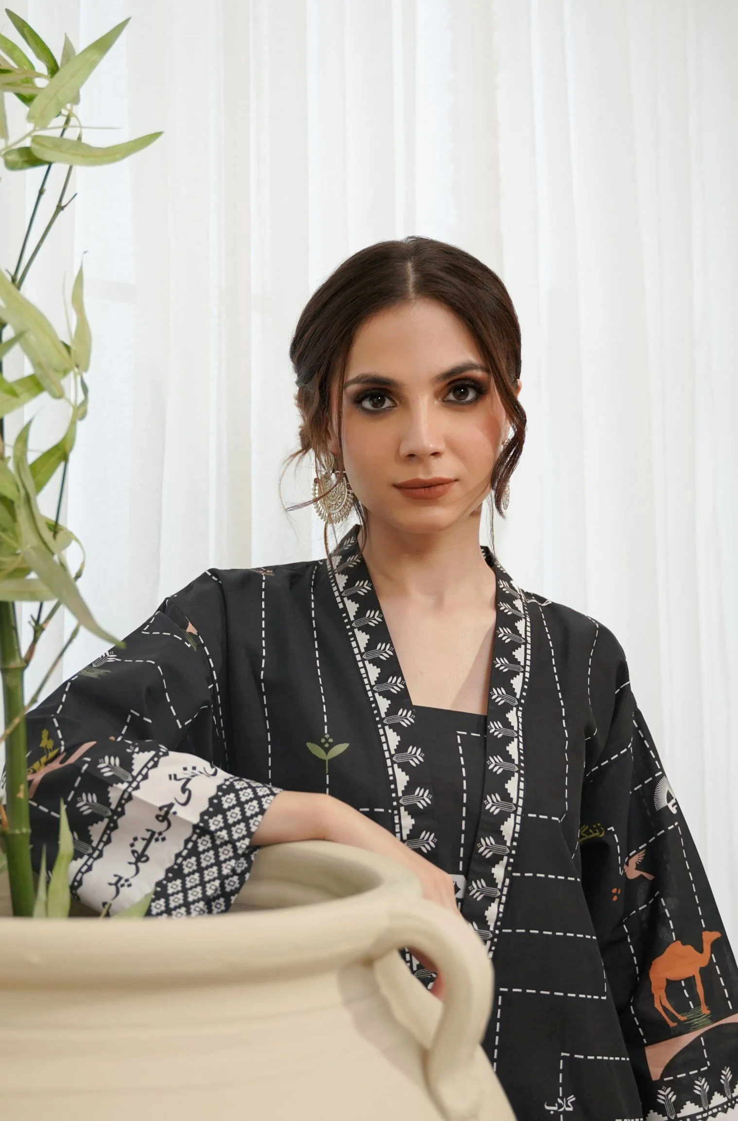 Manzar Kurta - Black - Image 5