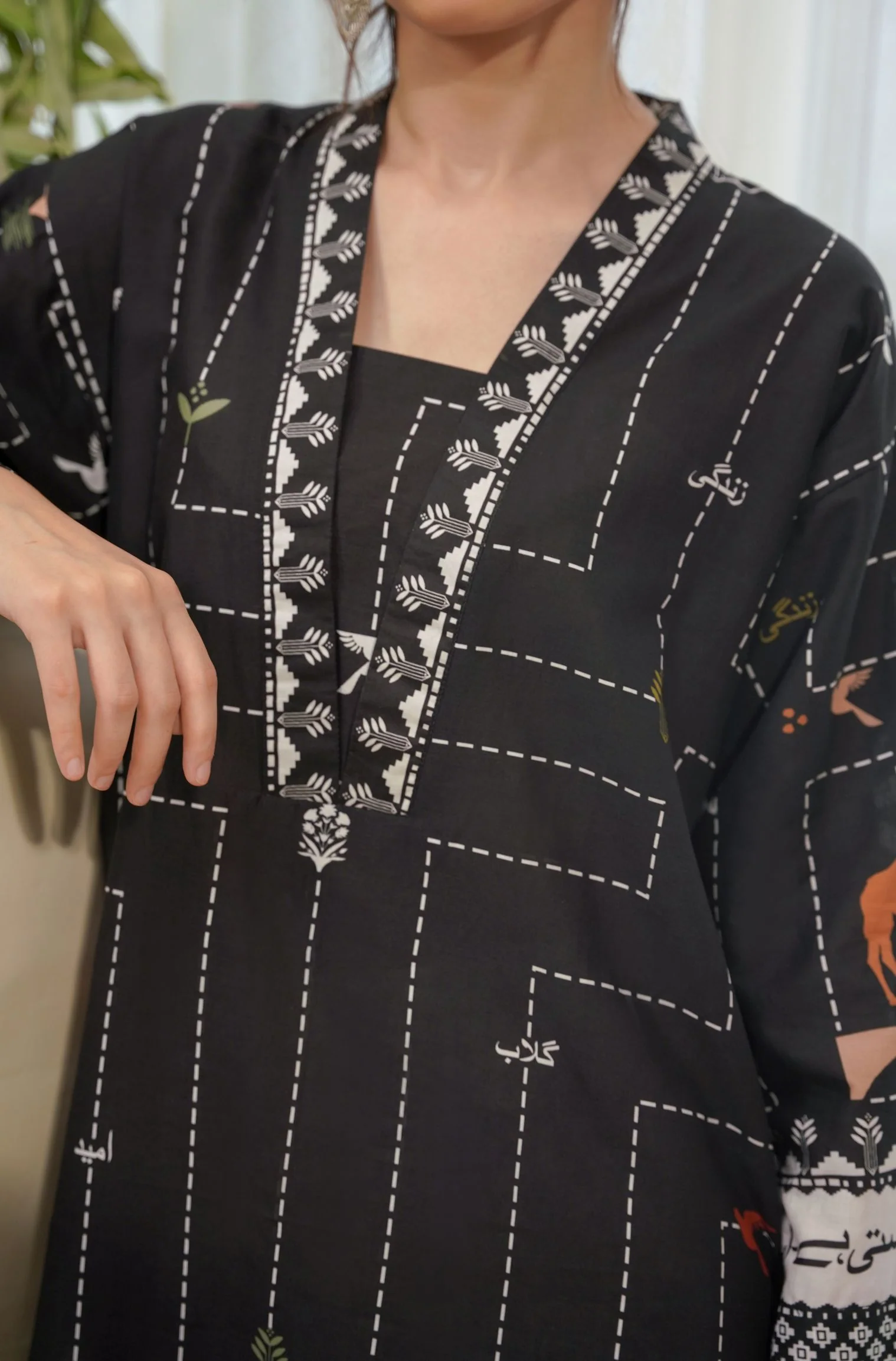 Manzar Kurta - Black - Image 6