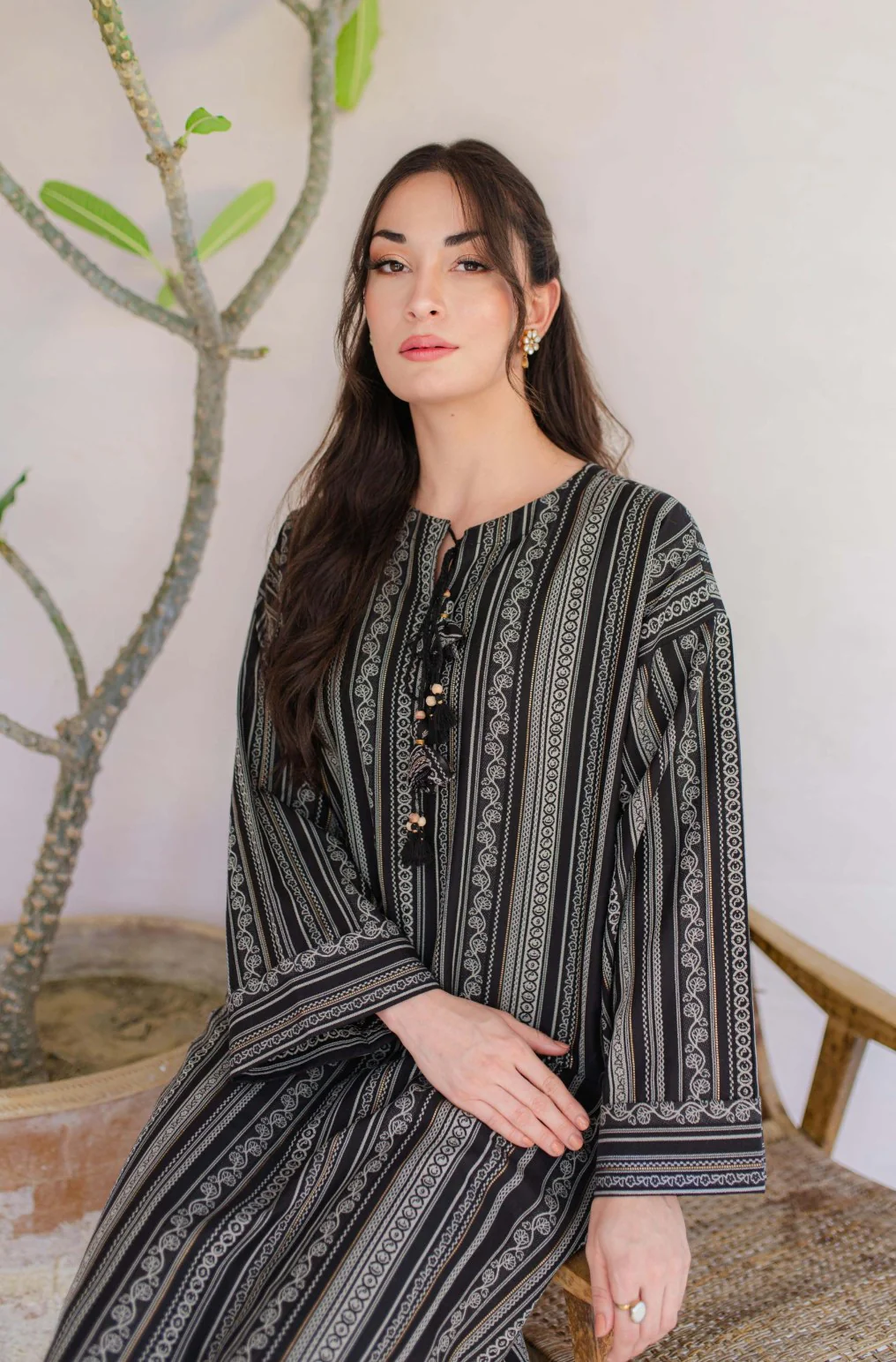 Manzil Weaved Kurta - Black