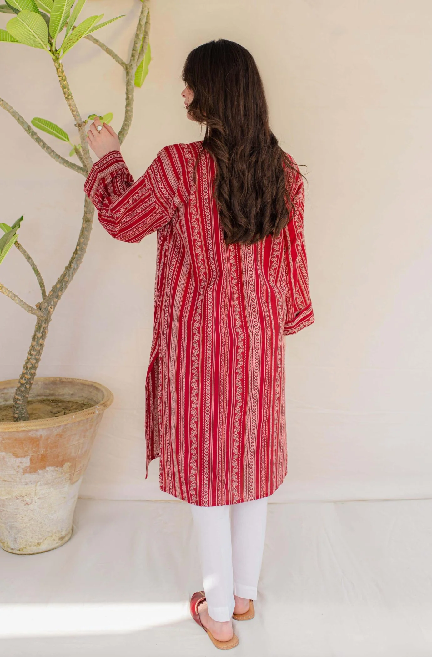 Manzil Weaved Kurta - Red - Image 3