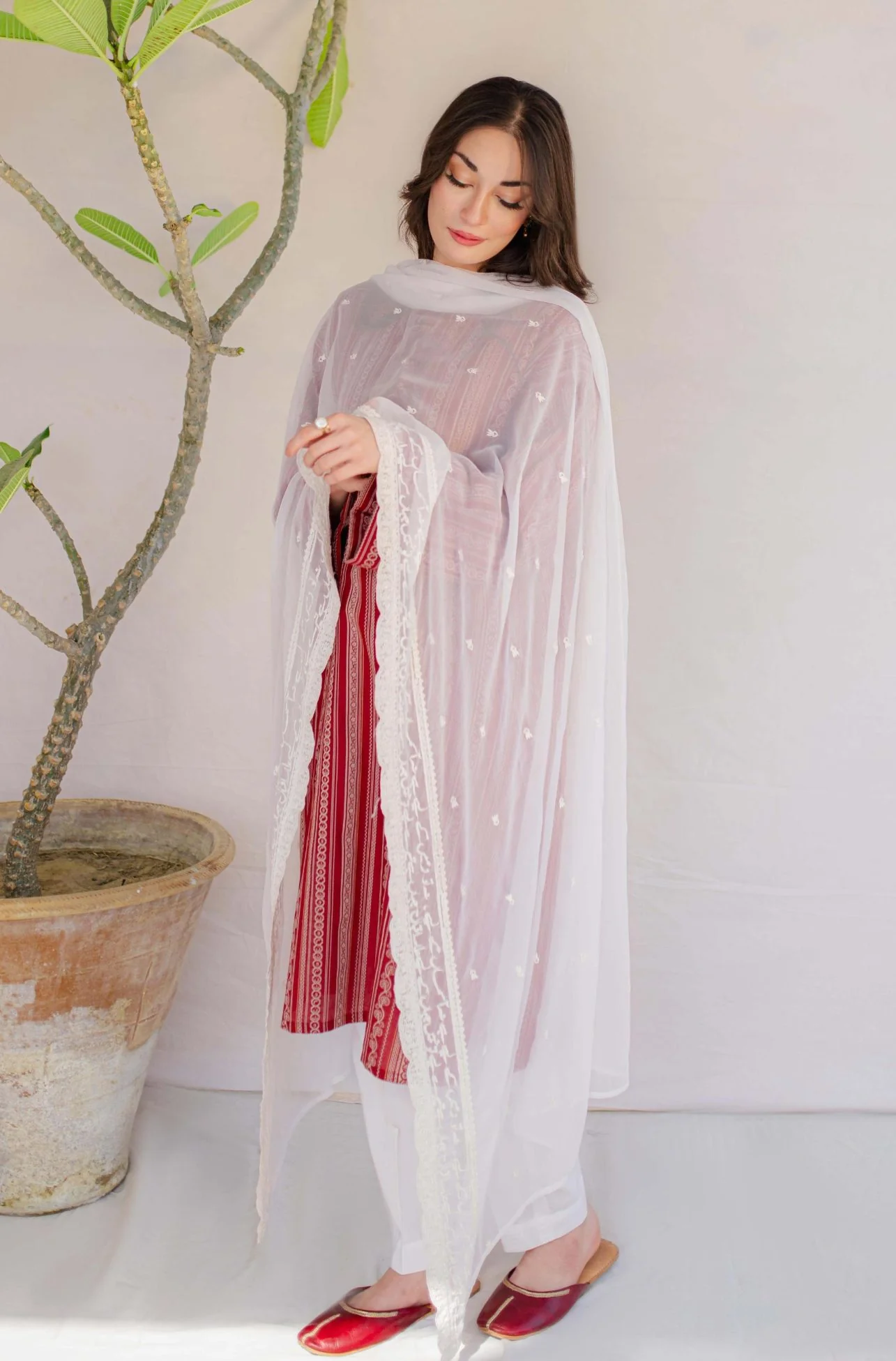 Manzil Weaved Kurta - Red - Image 7