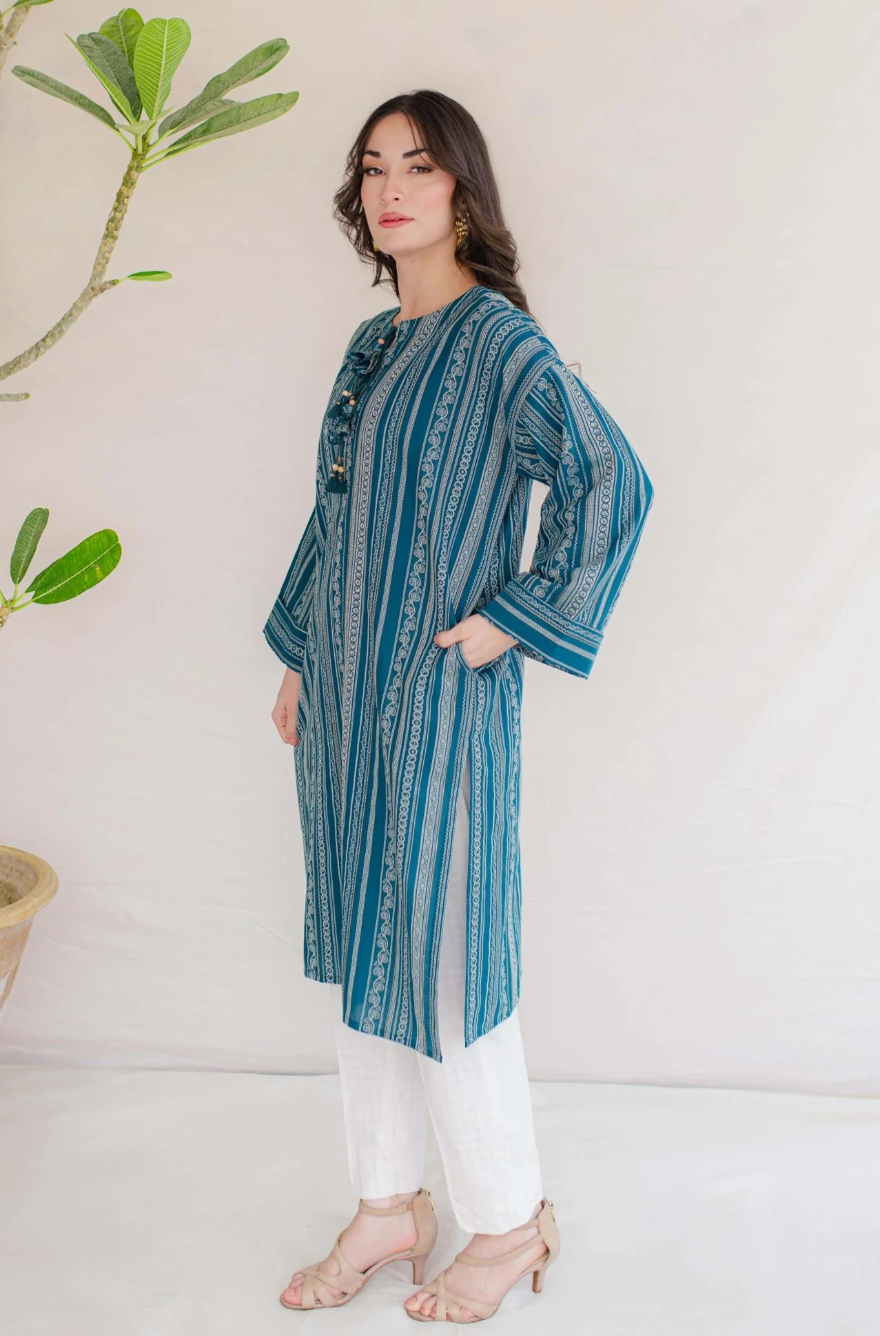 Manzil Weaved Kurta - Teal - Image 2