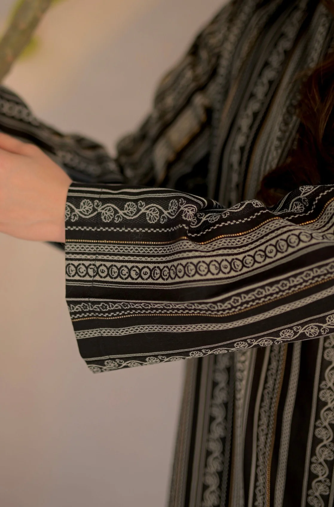 Manzil Weaved Long Kurta - Black - Image 5