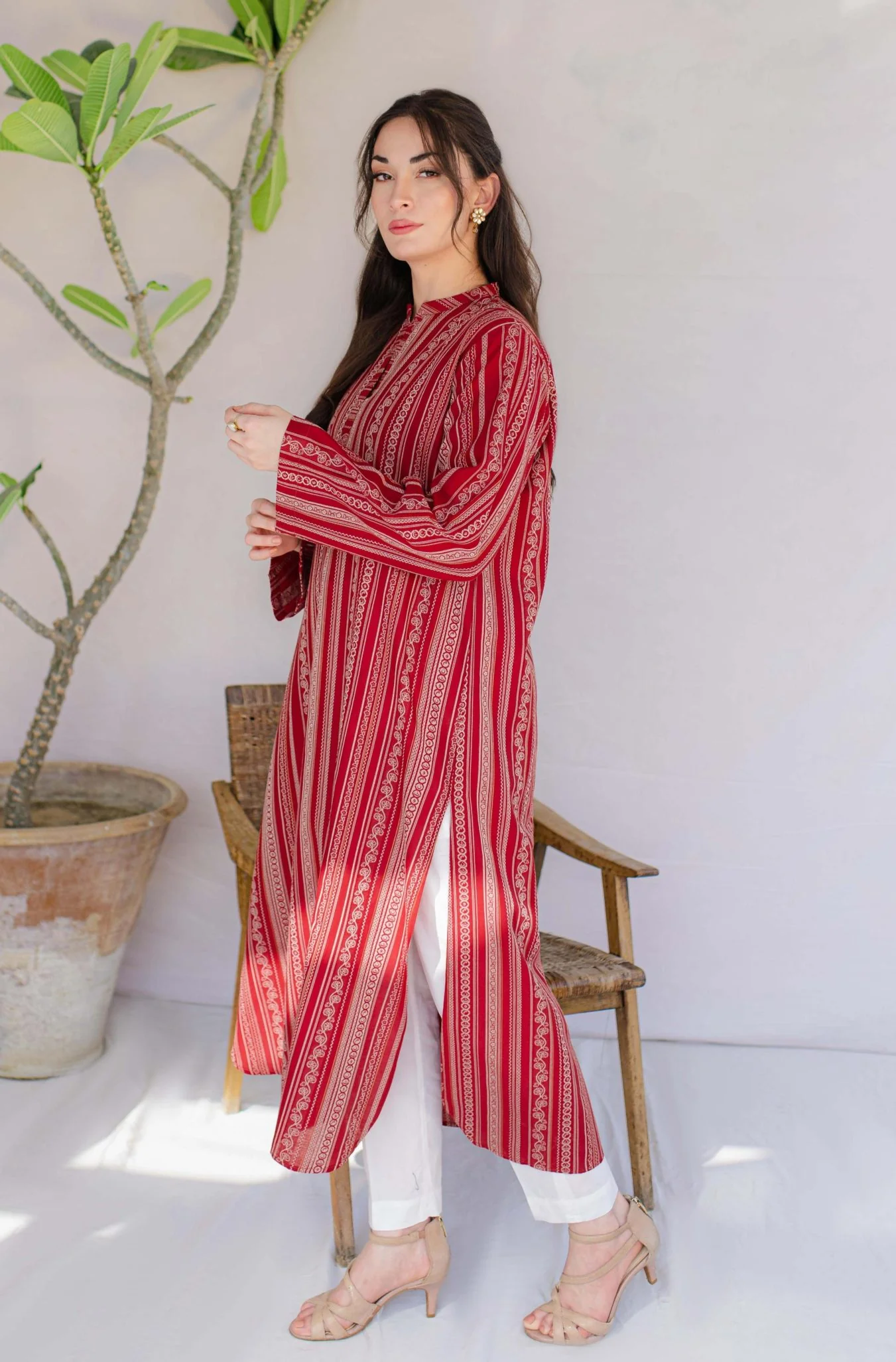Manzil Weaved Long Kurta - Red - Image 2