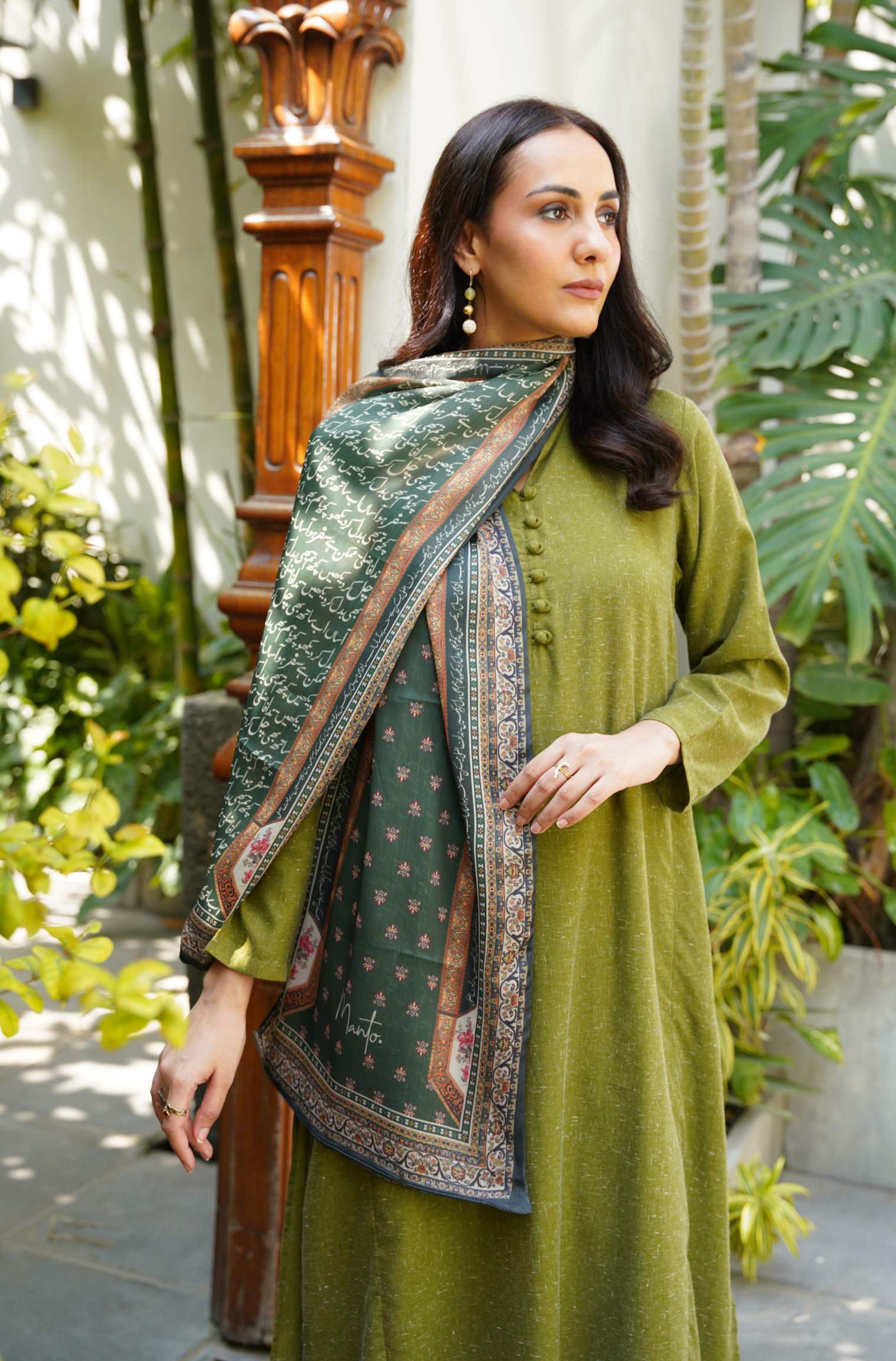 Musafir Stole - Bottle Green