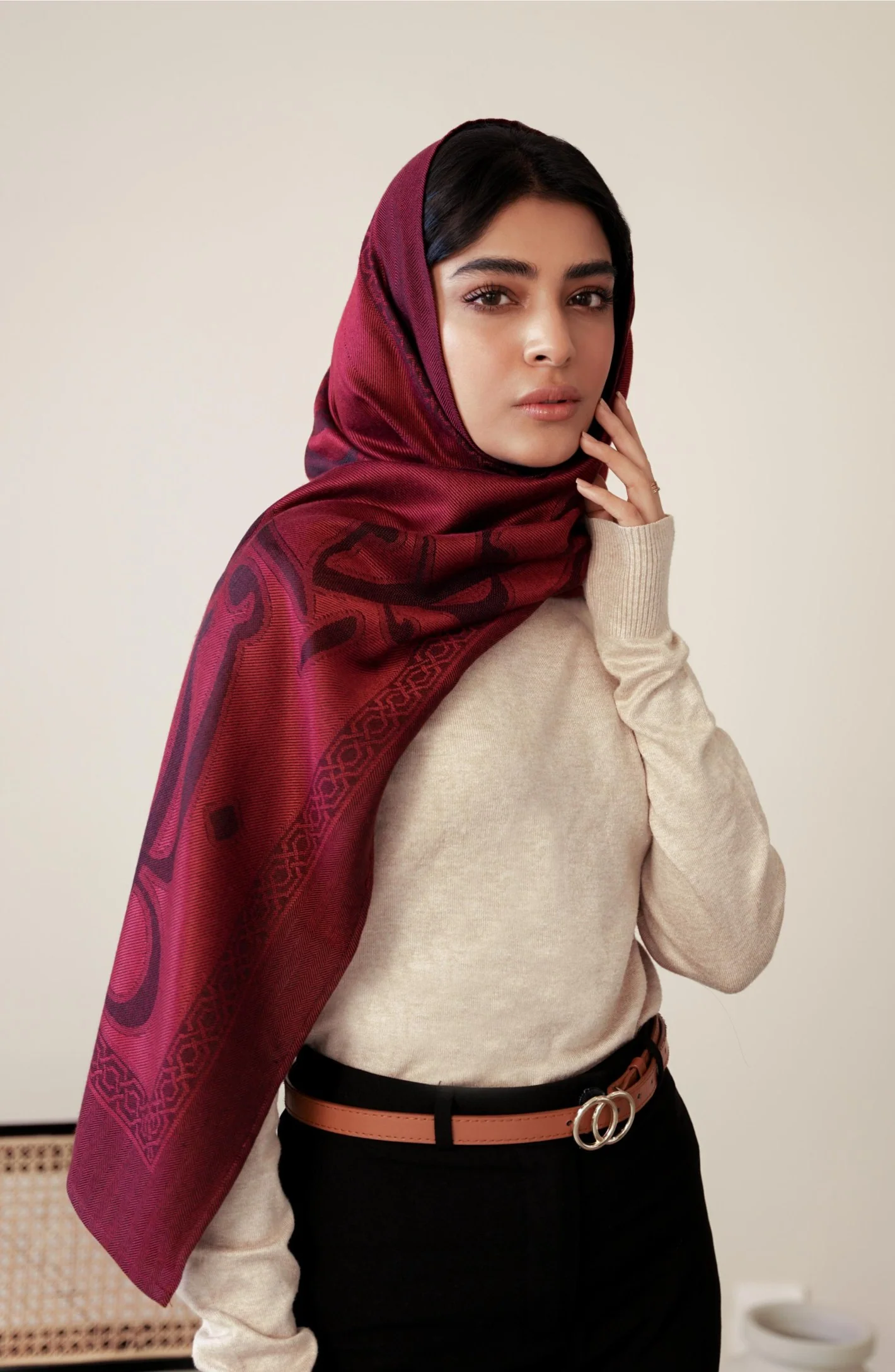 Parvaaz Weaved Stole - Maroon - Image 9