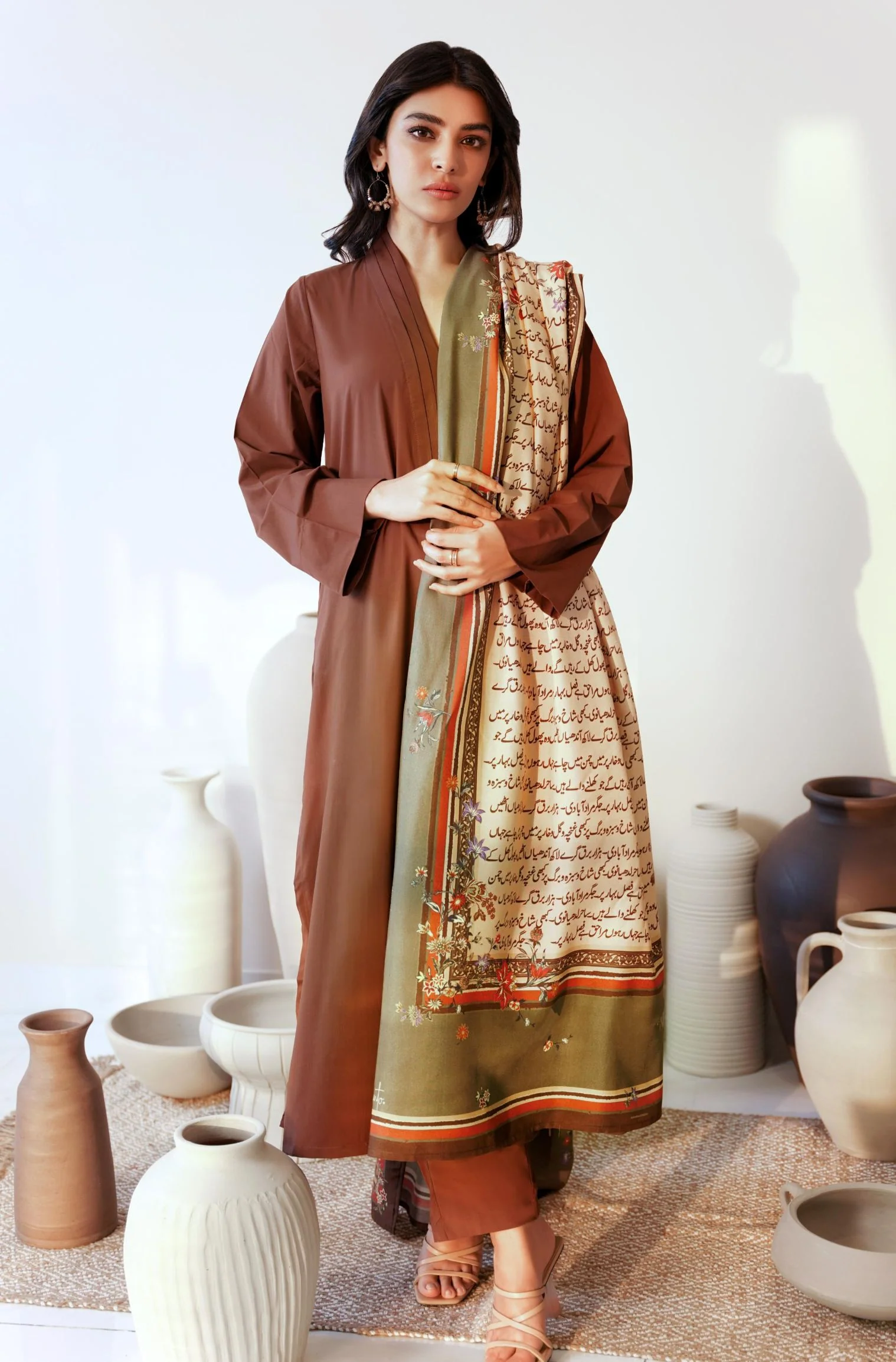 Phool Odhni - Beige & Green - Image 2