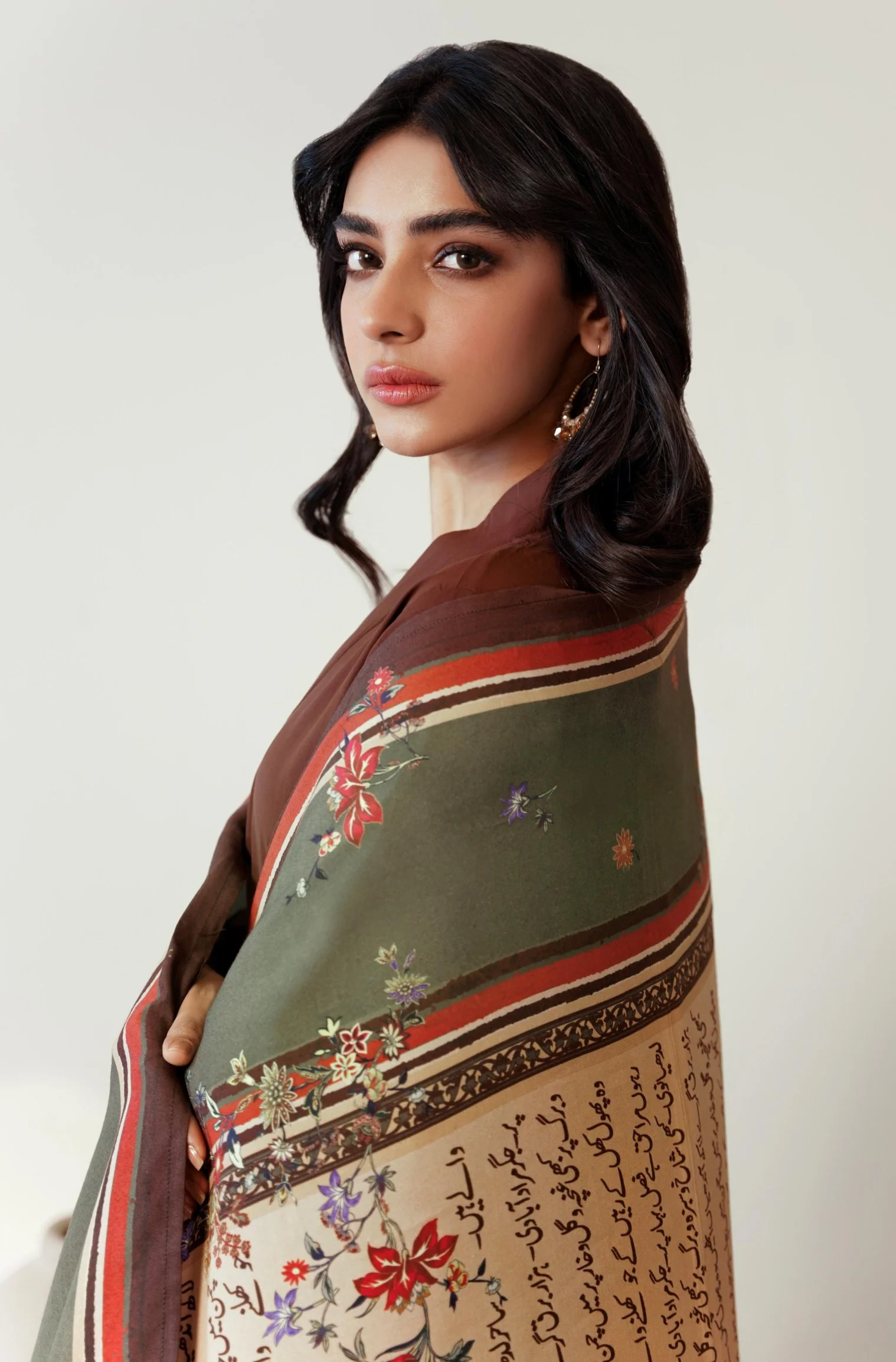 Phool Odhni - Beige & Green - Image 3