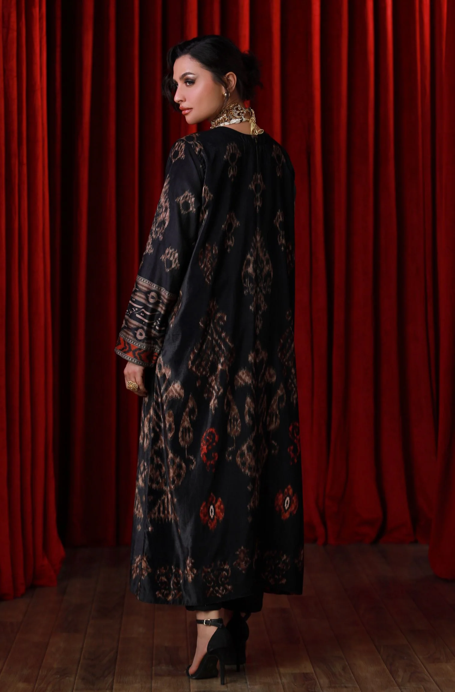 Raqs Velvet Coat - Image 4