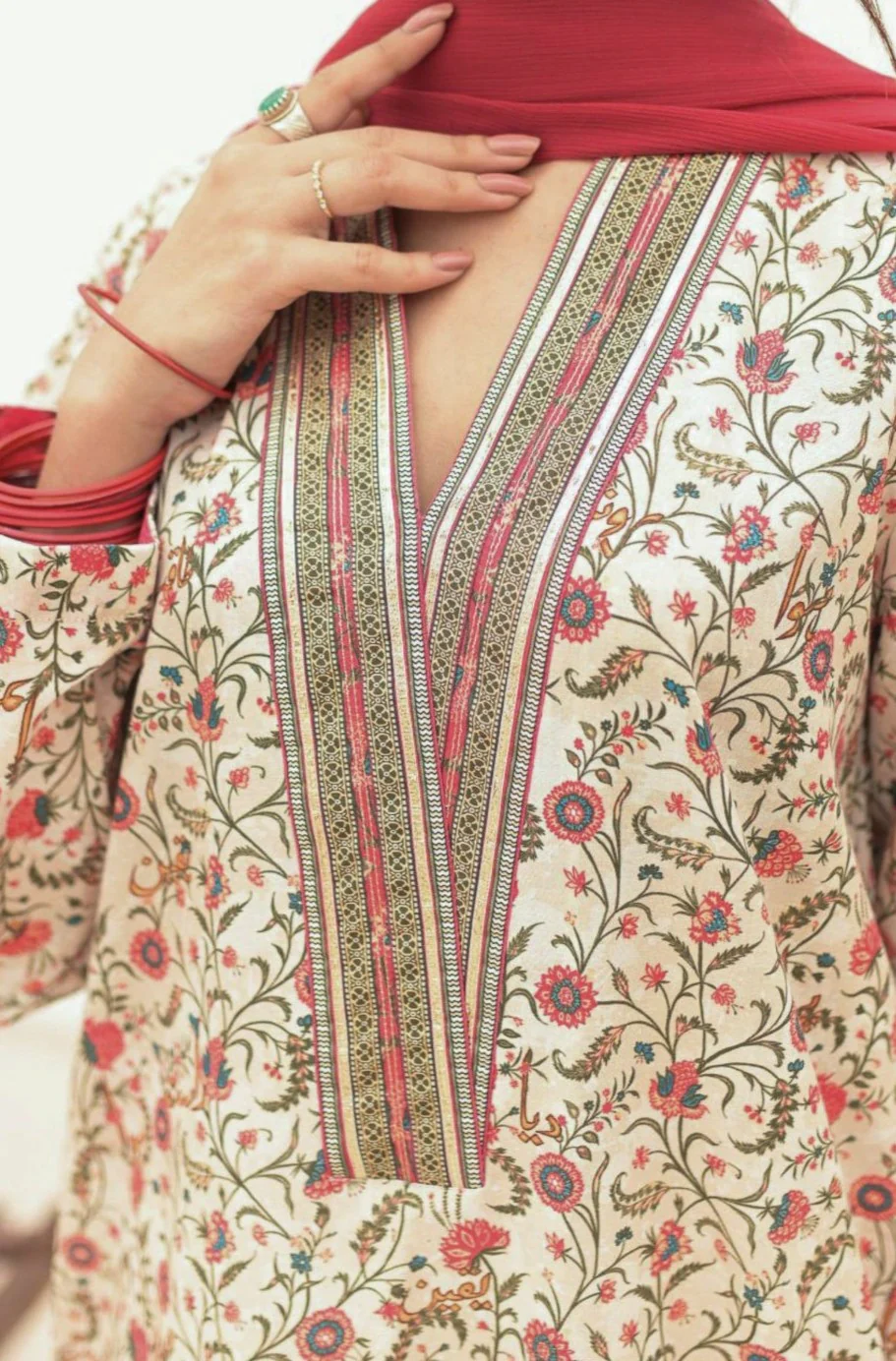 Roshni Kurta - Beige & Red - Image 6