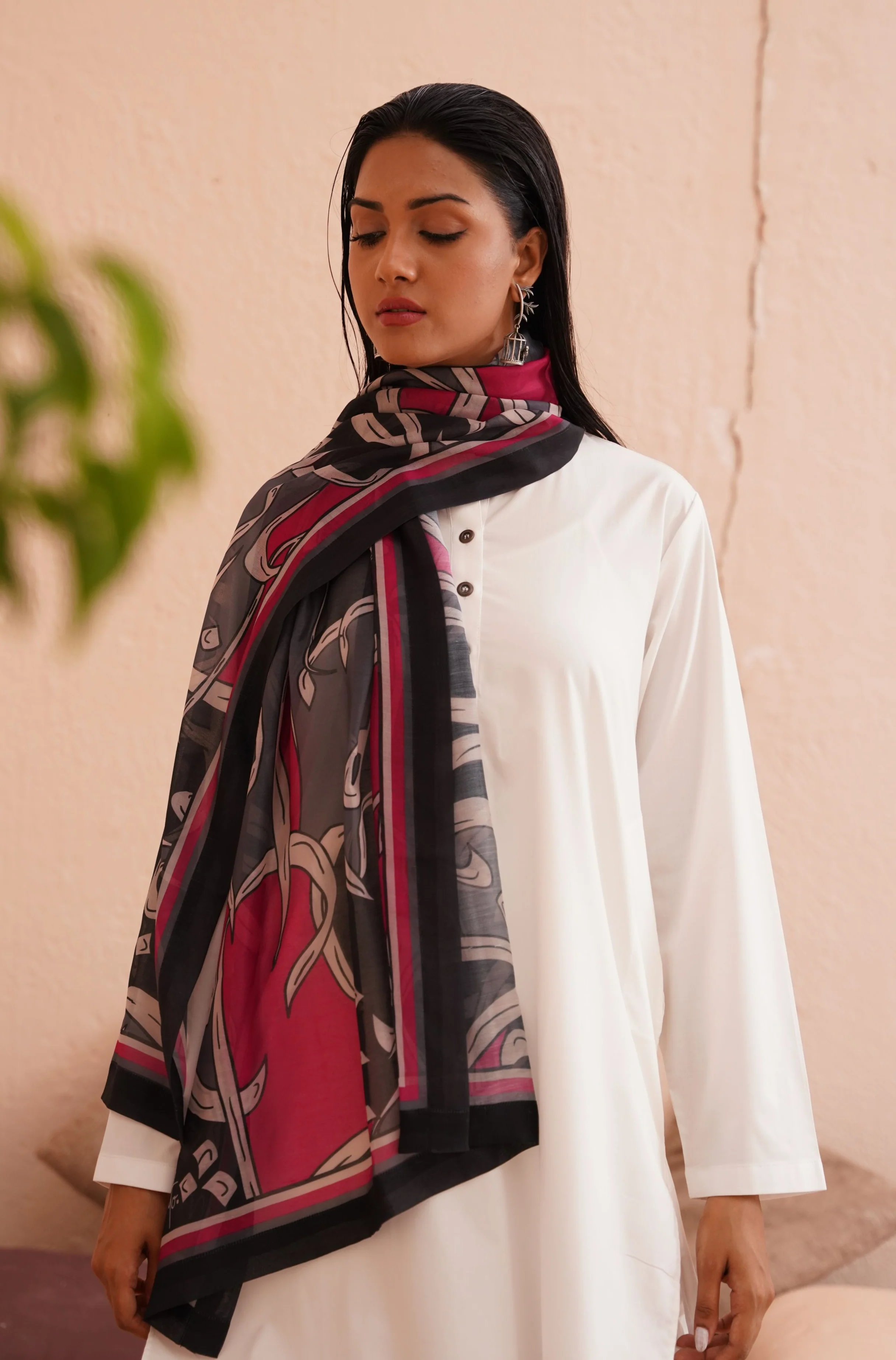 Rung Scarf - Black & Pink - Image 3