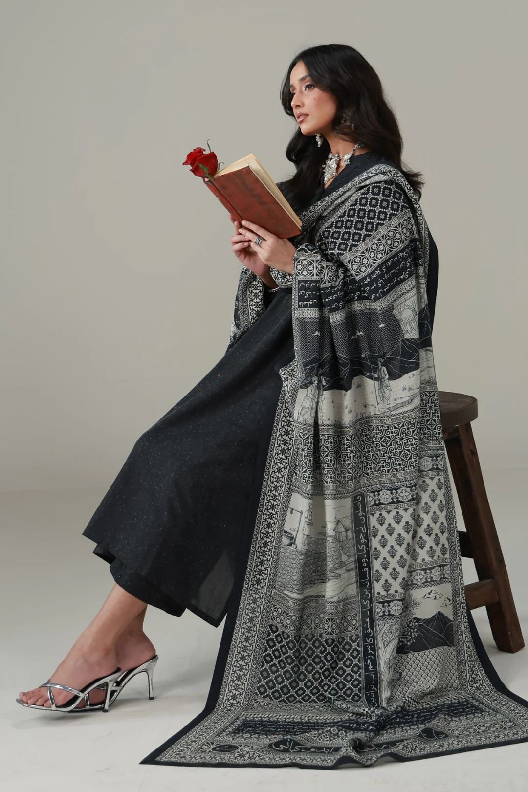 Sajni Odhni - Image 2