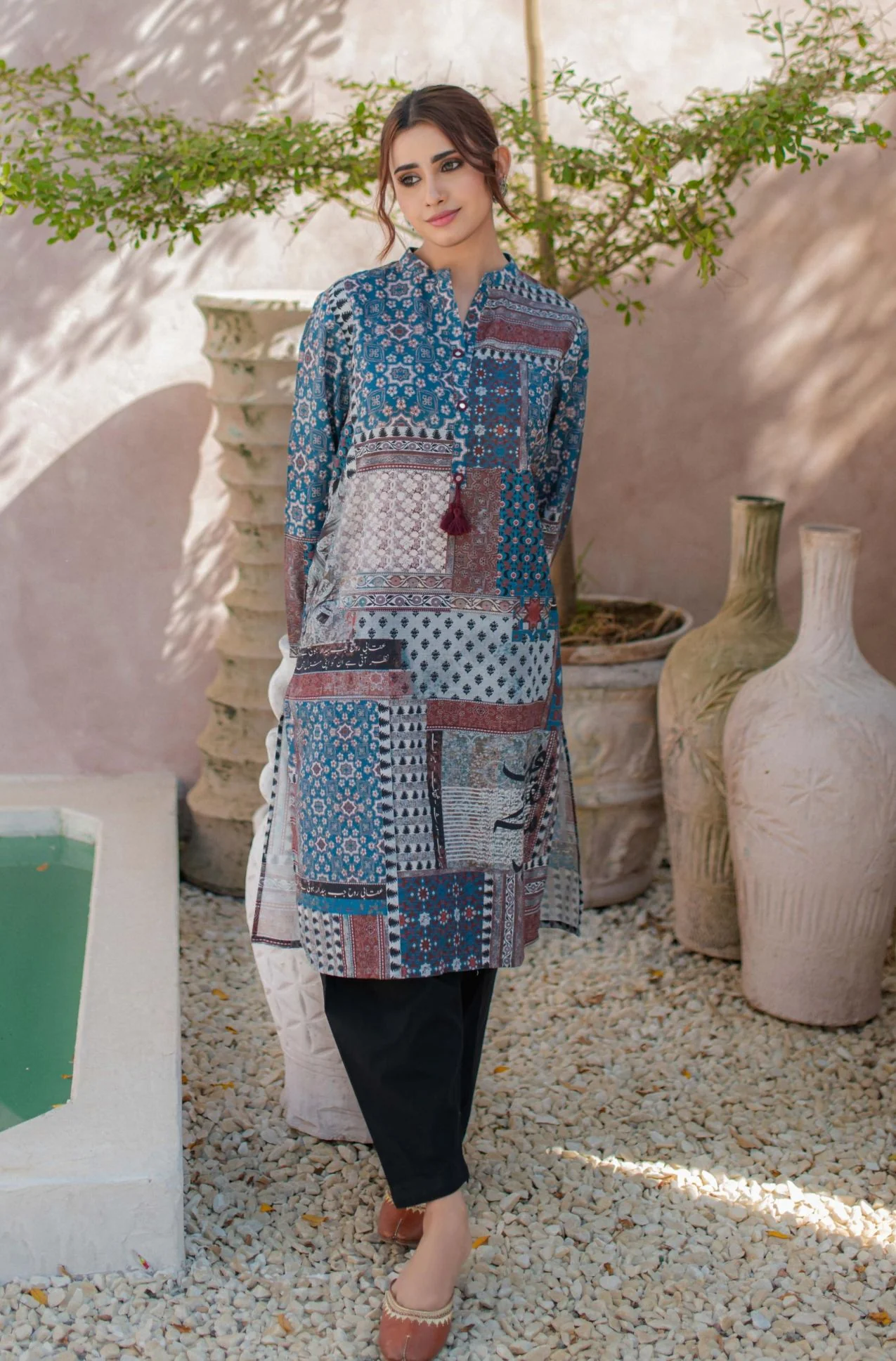 Saqafat Kurta - Blue & Maroon - Image 4