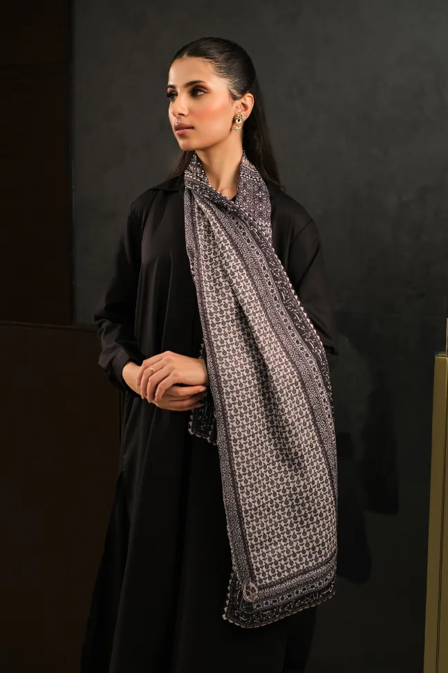 Saya Stole - Black - Image 5