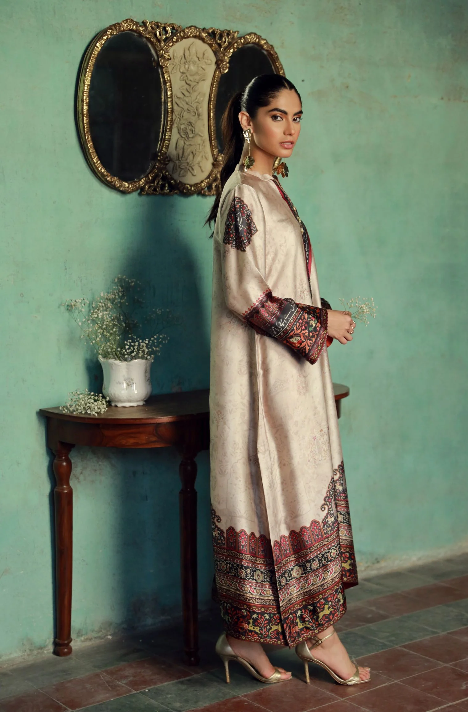 Shahnoor Set - Gold & Maroon - Image 3