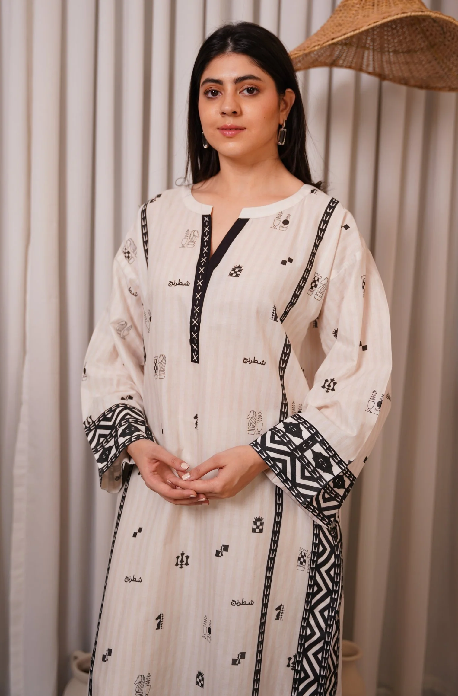 Shatranj Kurta - White