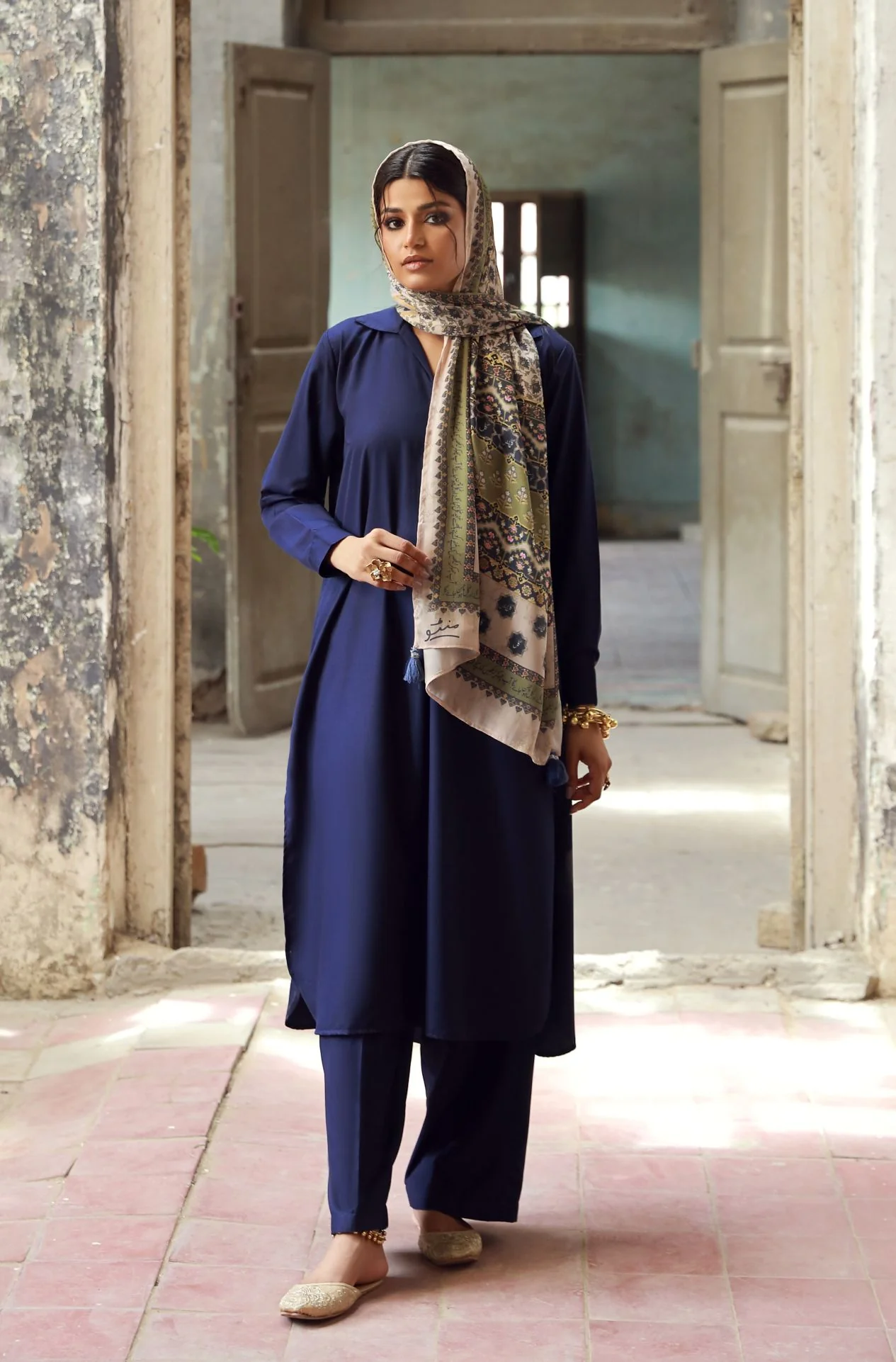 Shehrzade Scarf - Gold & Blue - Image 2