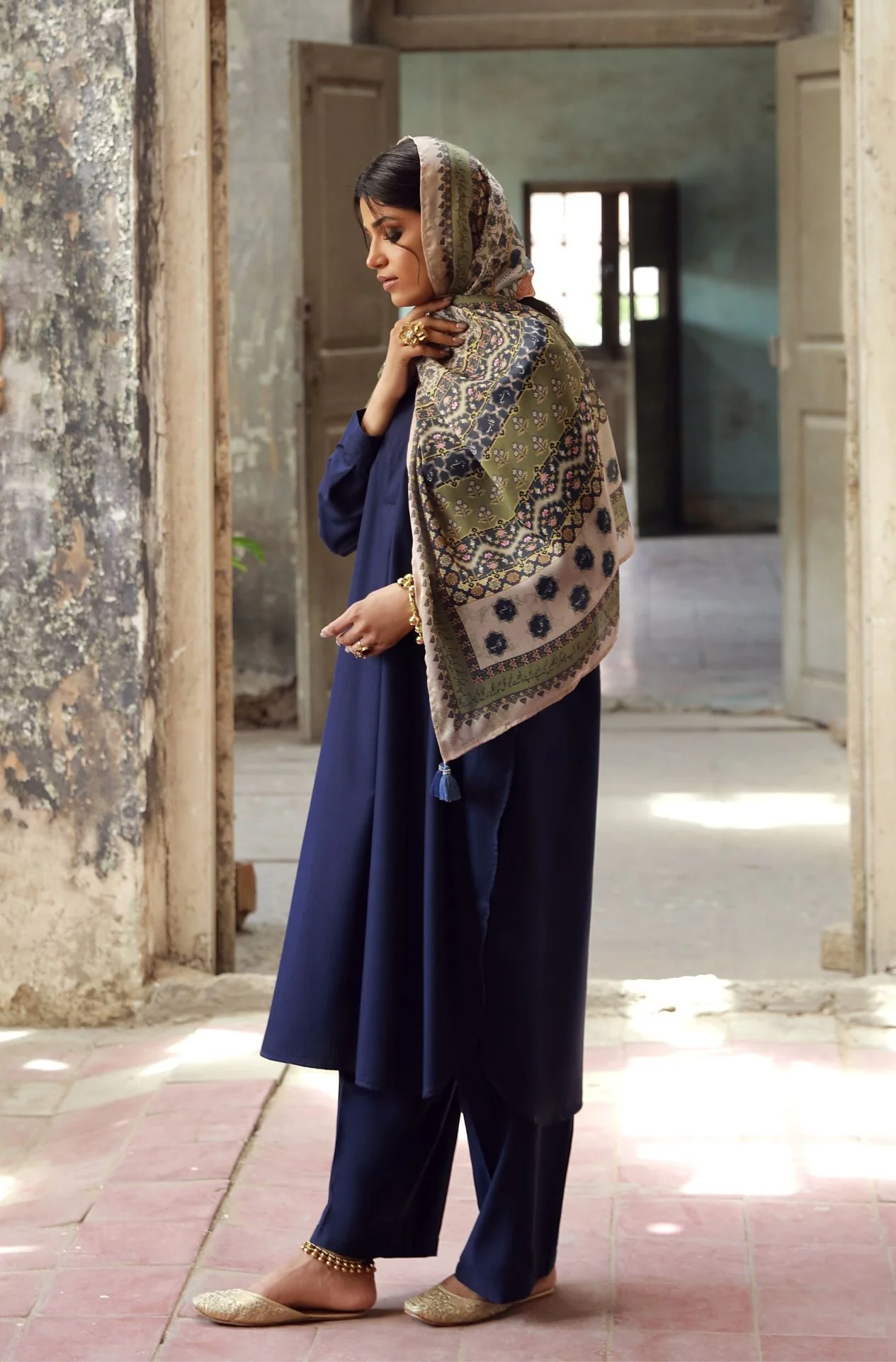Shehrzade Scarf - Gold & Blue - Image 4