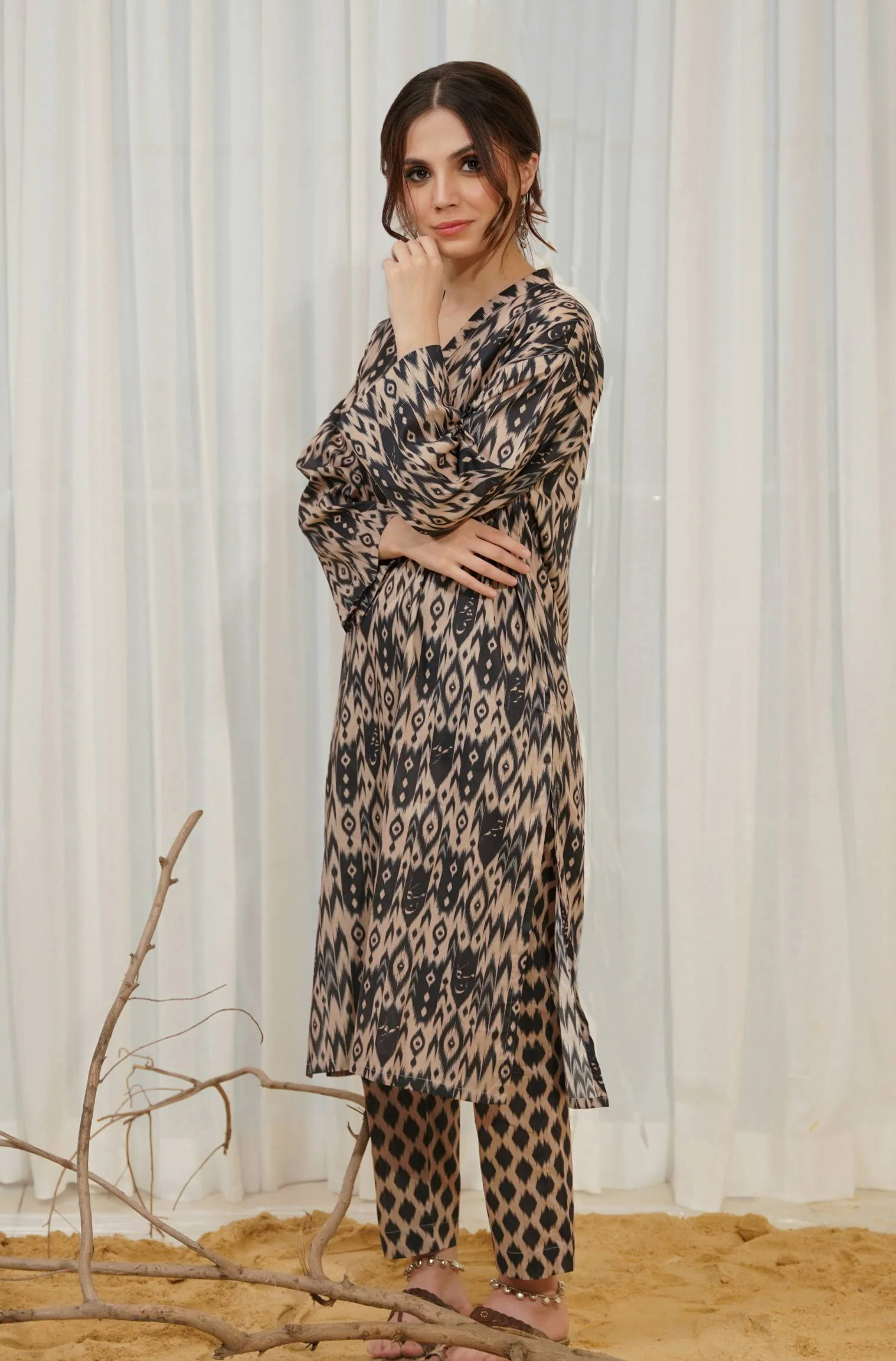 Suroor Co-ord Set - Black & Beige - Image 5