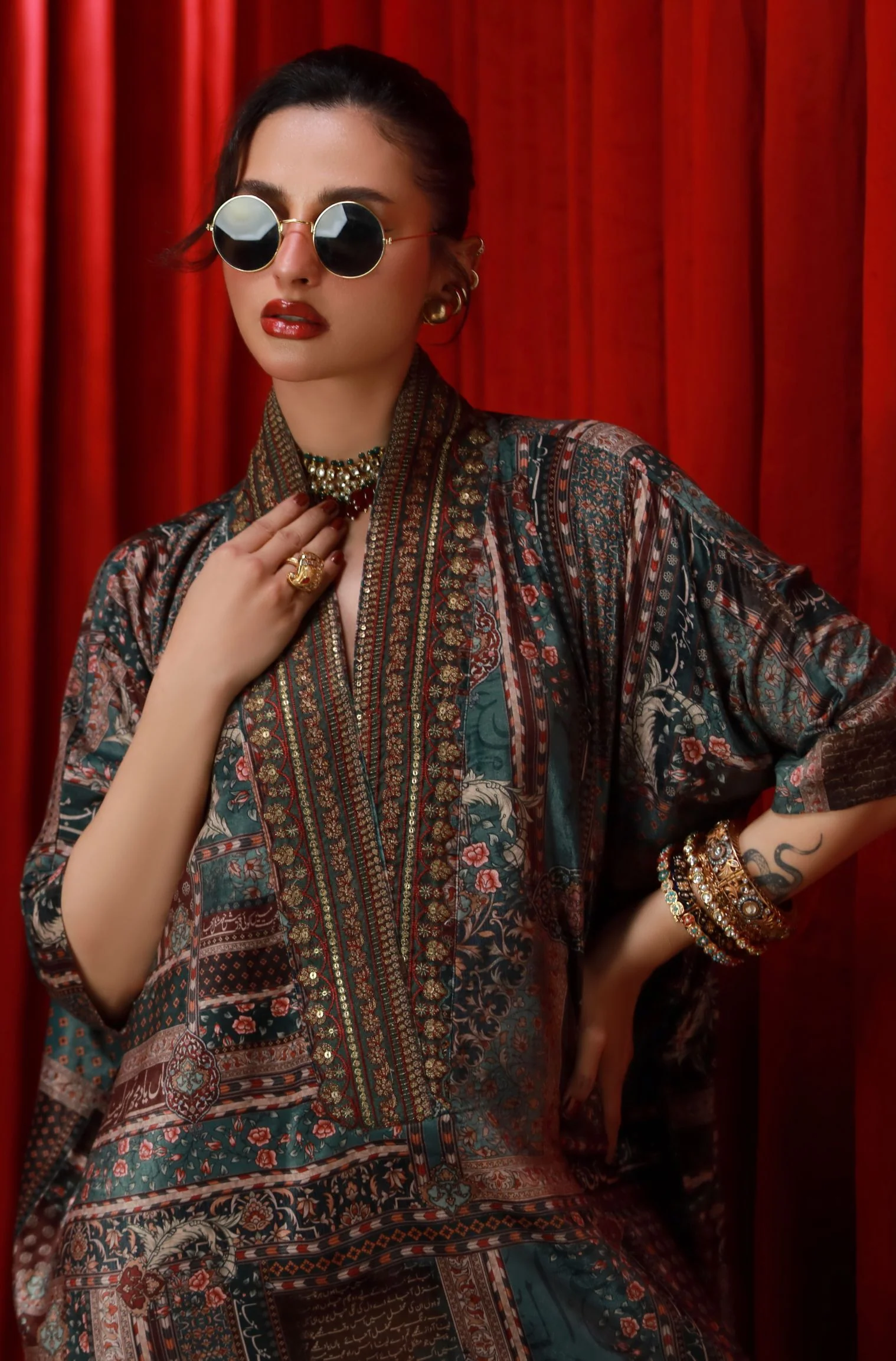 Ta'al Velvet Kaftaan - Image 6