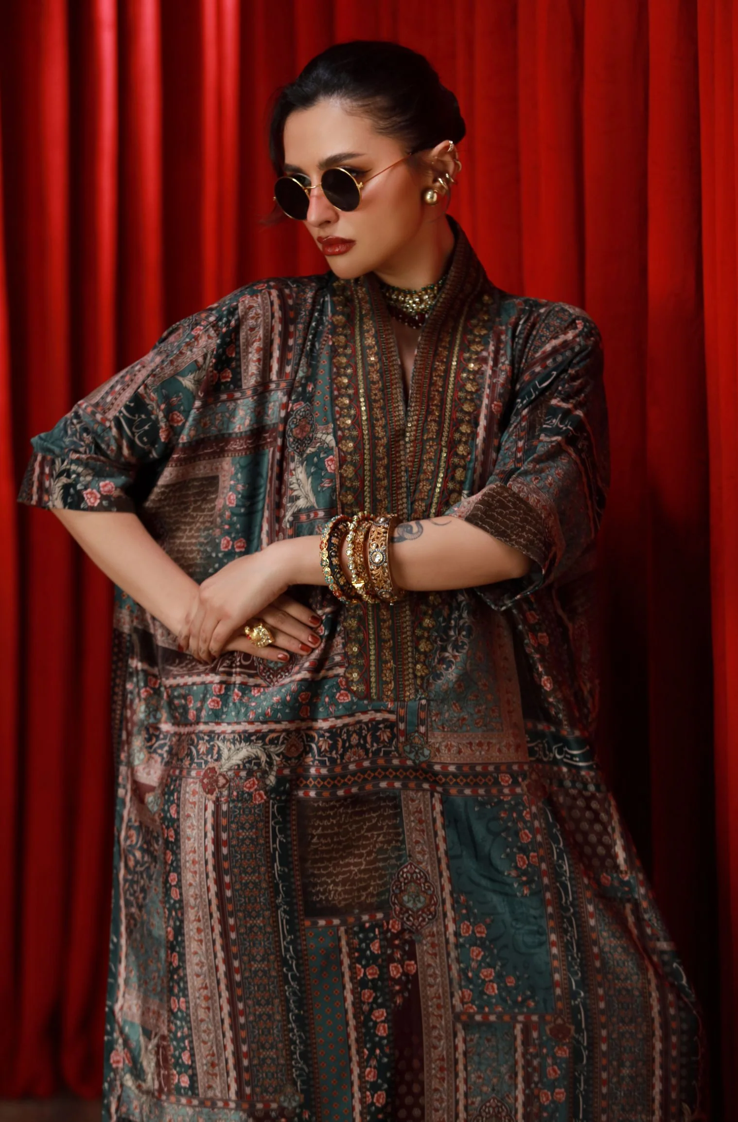 Ta'al Velvet Kaftaan - Image 7