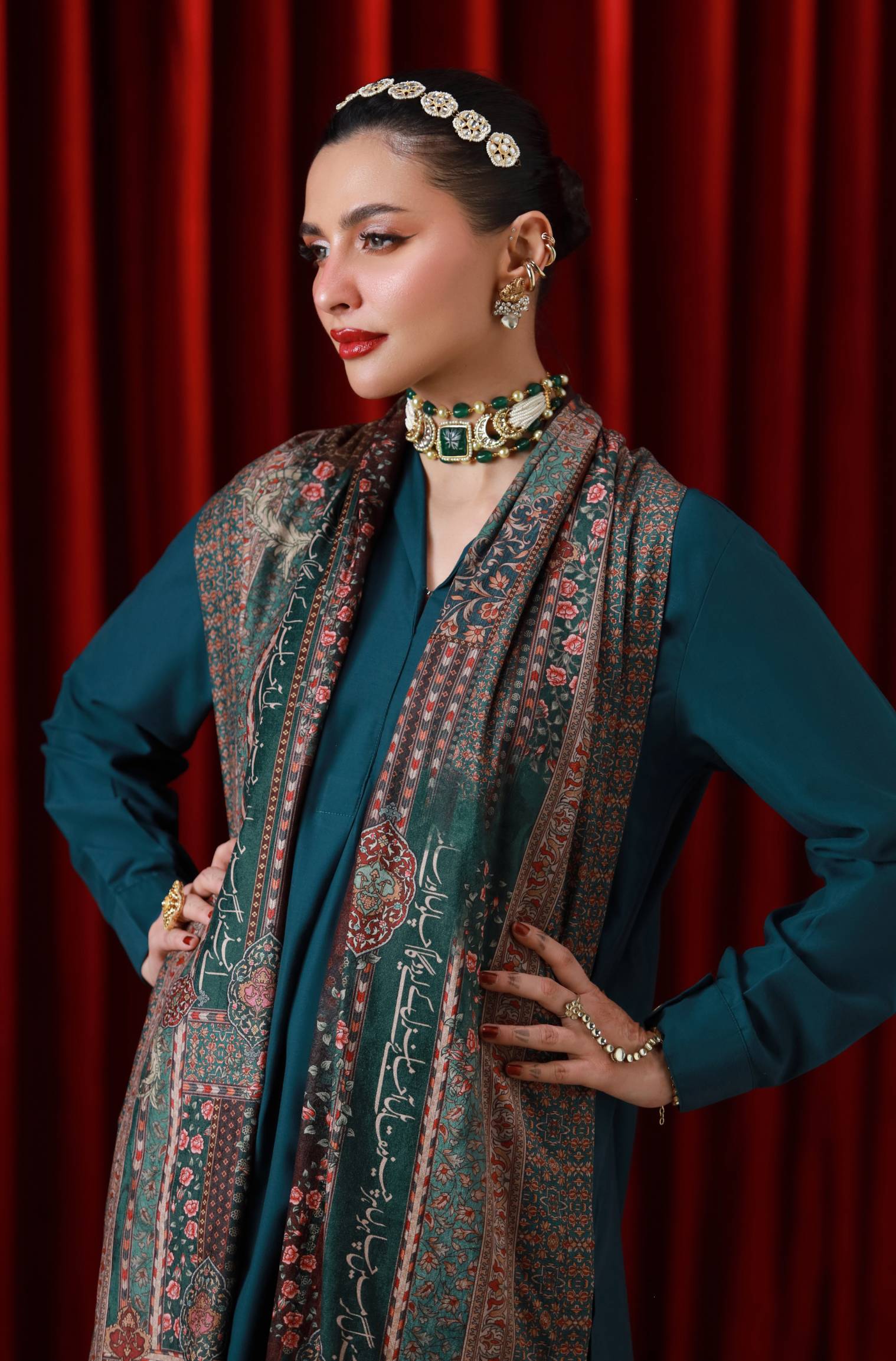 Ta'al Velvet Shawl - Image 4