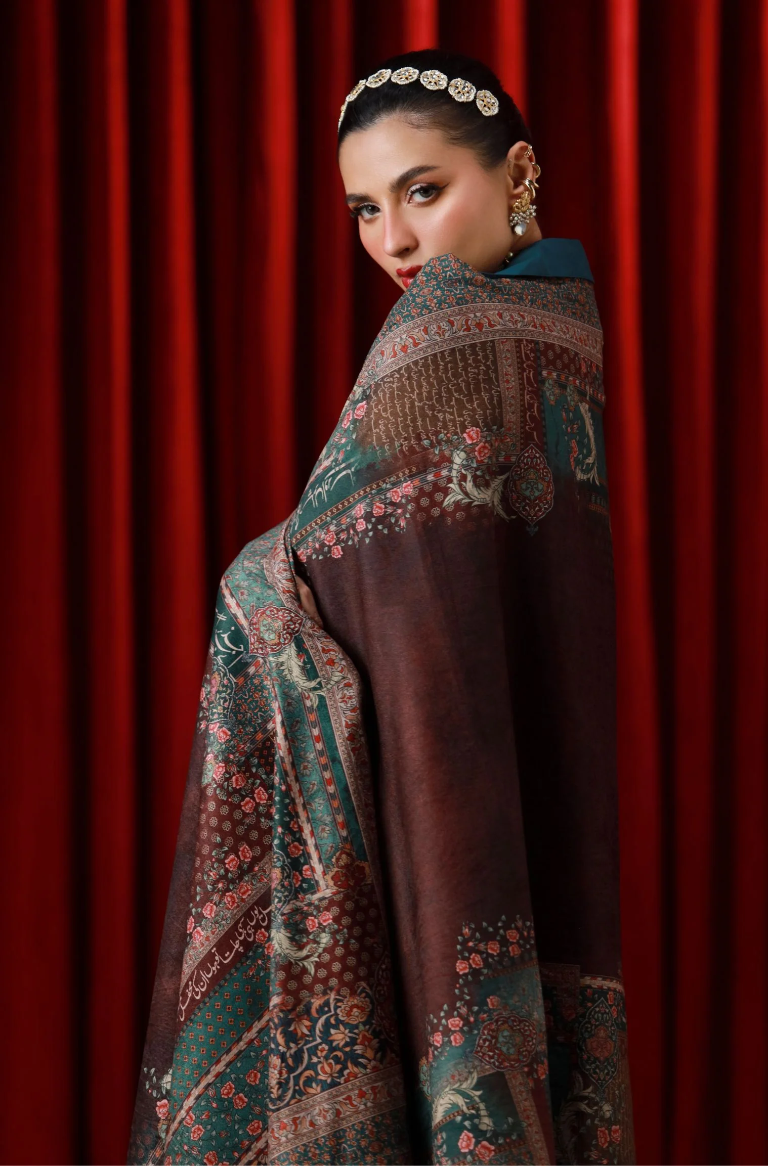 Ta'al Velvet Shawl - Image 5