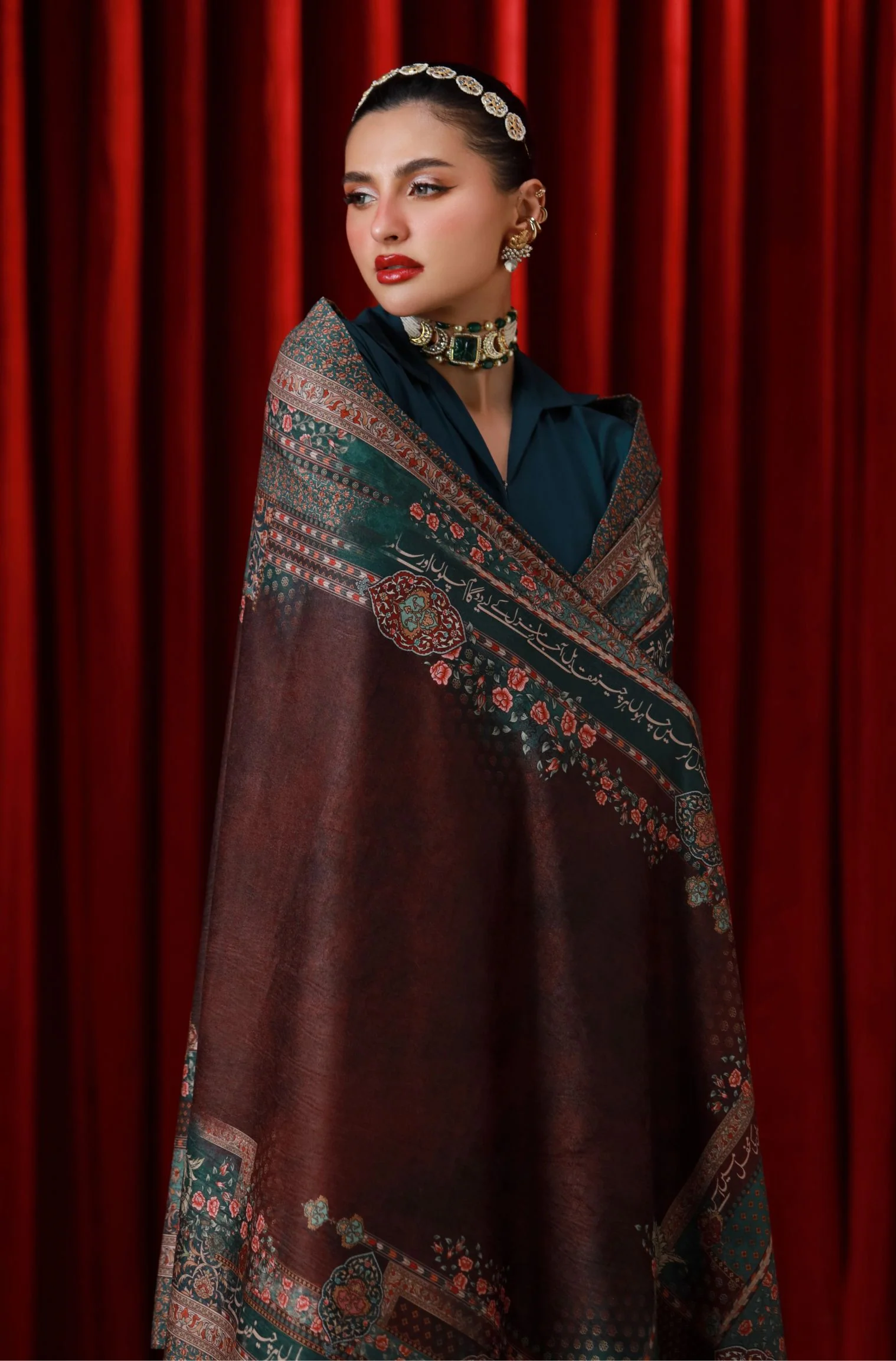 Ta'al Velvet Shawl - Image 7