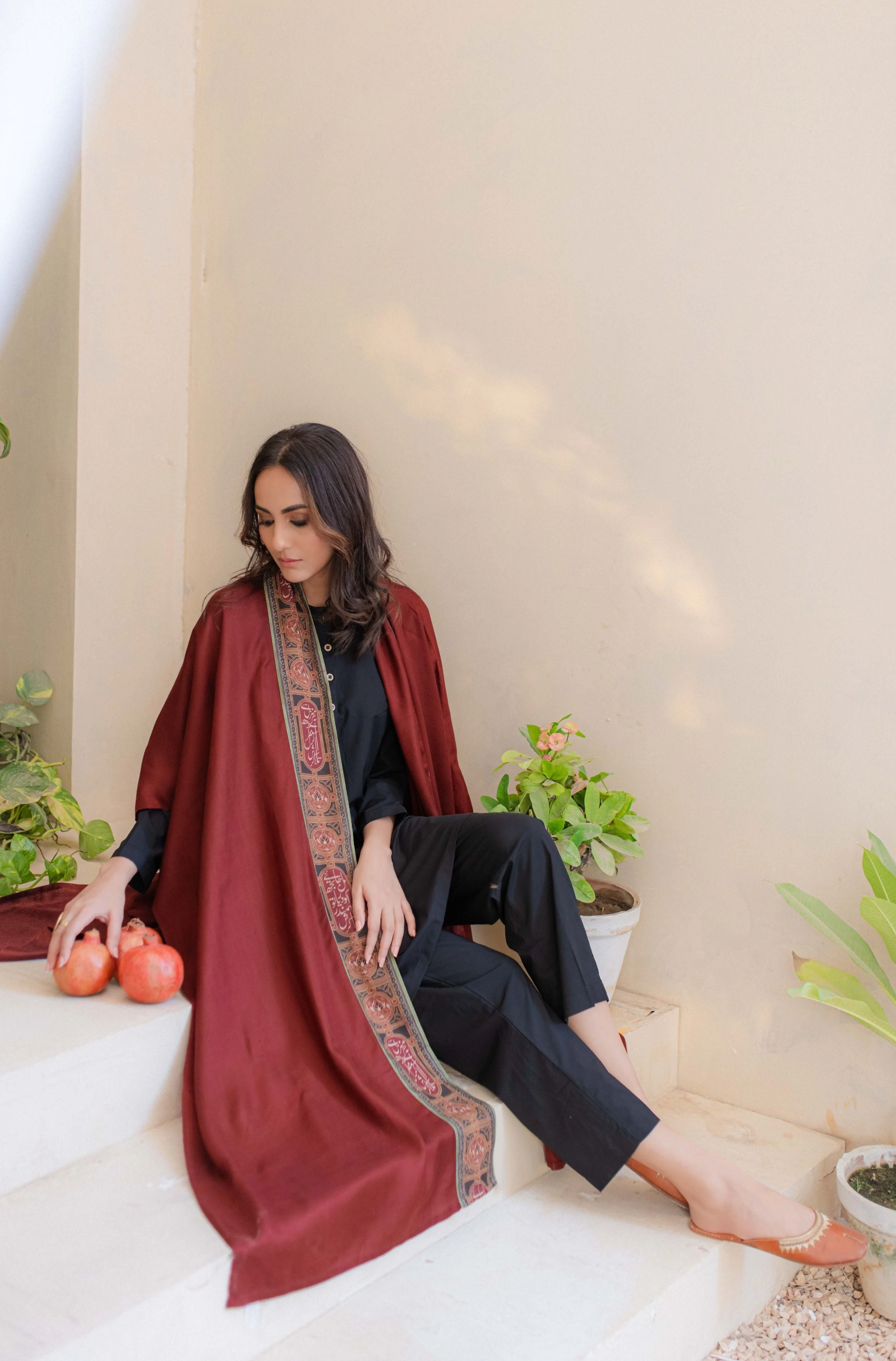 Talaash Cape - Maroon and Green - Image 5